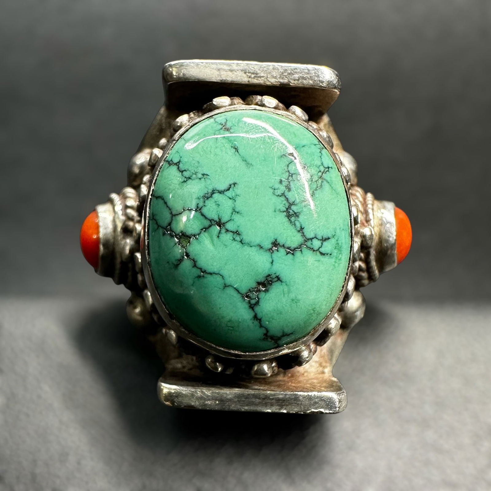 Sz10/17g Vintage Native American Sterling Silver Coral & Turquoise Adjustable Ring: Sz10/17g Vintage Sterling Silver Coral & Turquoise Adjustable Ring:Brand/Model: No hallmark; Native American. Navajo. Manufacturer Location: Not marked.Year Produced: Unknown.Condition: Good overall v