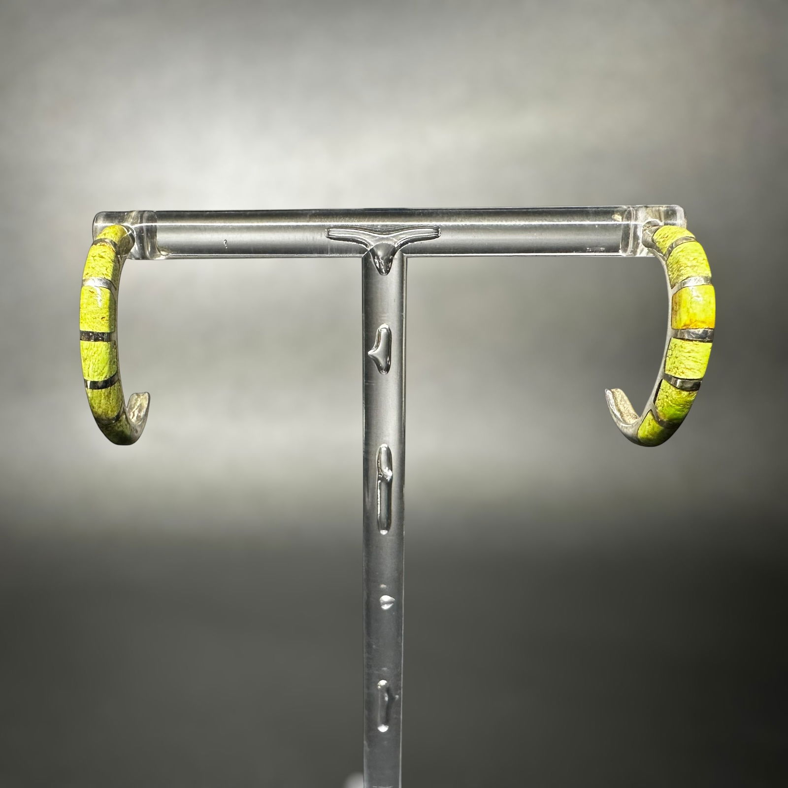 5g Native American 925 Sterling Silver Turquoise Inlay Hoop Earrings: 5g Native American 925 Sterling Silver Turquoise Inlay Hoop Earrings:Brand/Model: Unintelligible hallmark.Manufacturer Location: Not marked.Year Produced: Unknown.Condition: Overall good condition wit