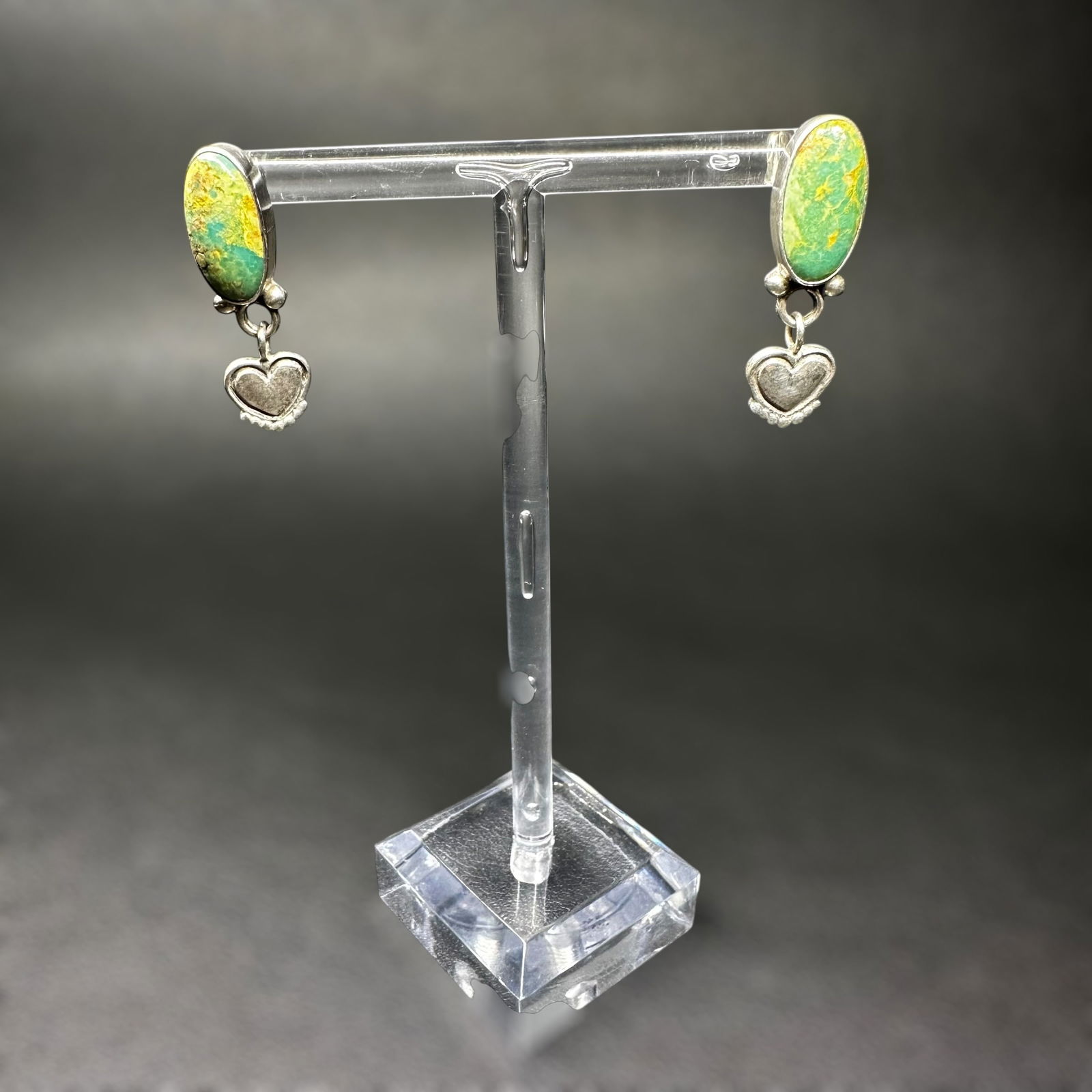 4g Native American 925 Sterling Silver Turquoise Heart dangle Earrings: 4g Native American 925 Sterling Silver Turquoise Heart dangle Earrings:Brand/Model: No hallmark.Manufacturer Location: Not marked.Year Produced: Unknown.Condition: Good overall condition with surface