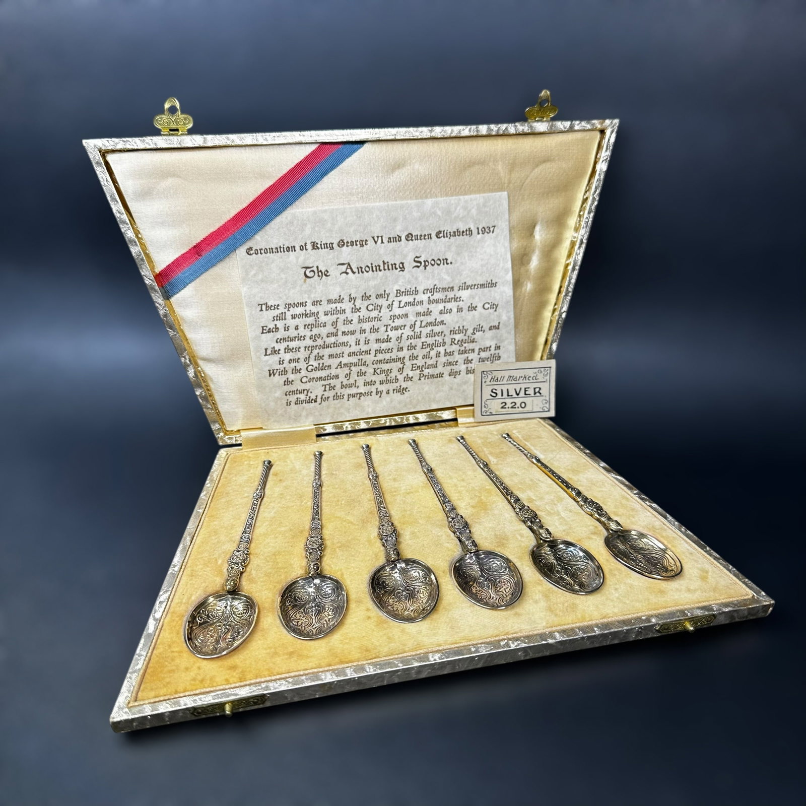 57g 1937 Hallmarked Silver Coronation Spoon Set & Hinged Gold Box (1 of 14)