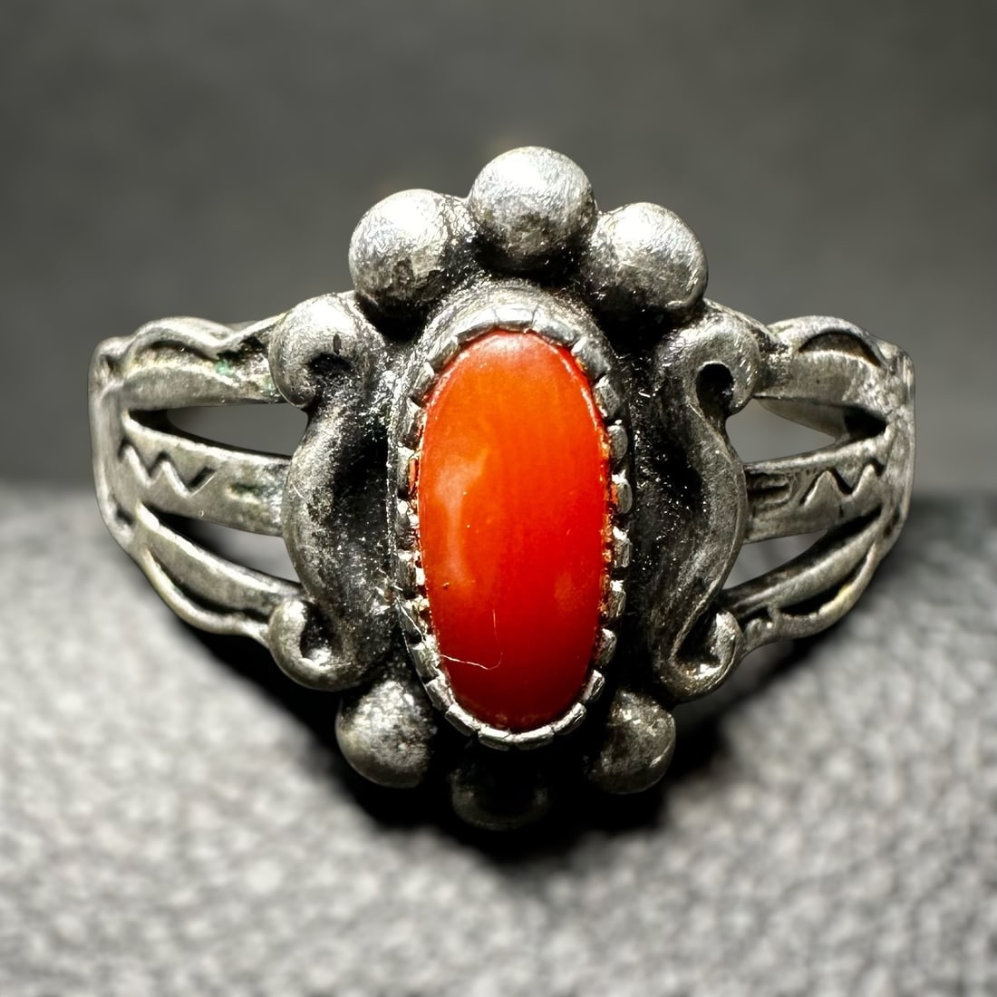 S5.5/2g Fred Harvey Era Native/SW Sterling Silver Coral Ring (1 of 7)