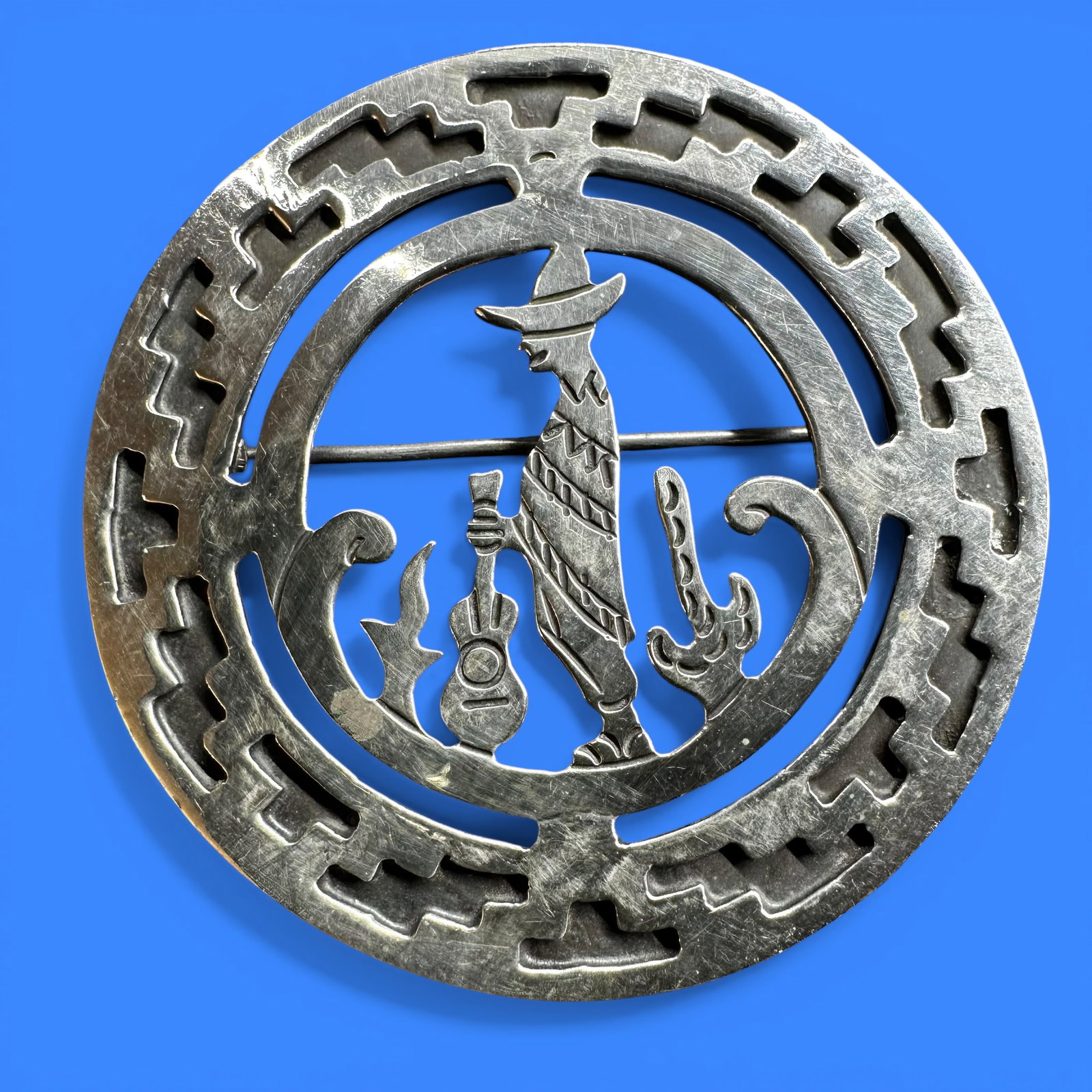 12g Taxco Mexico 925 Sterling Silver Guitarist Overlay Brooch (1 of 7)