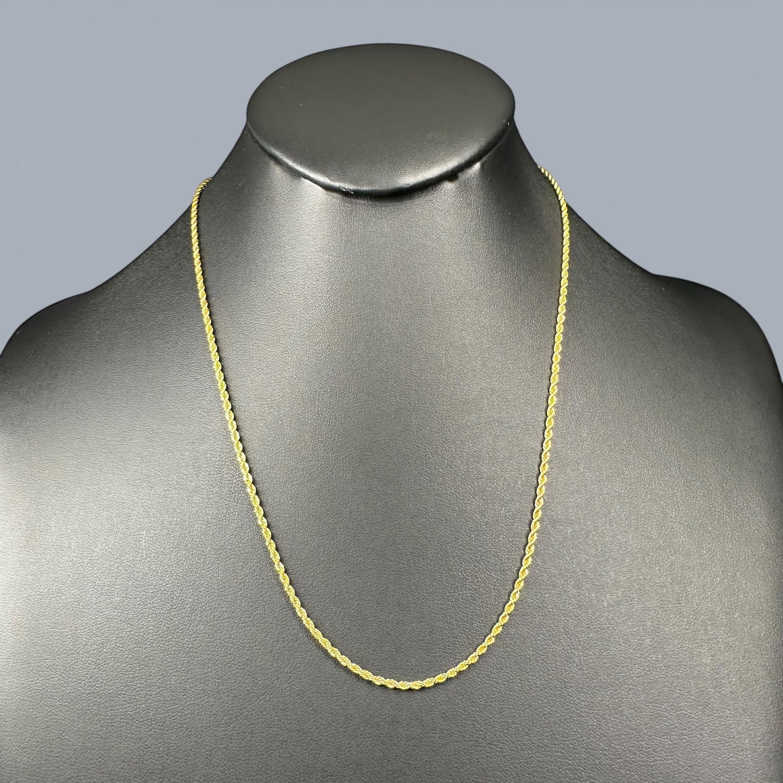 17”/4g 925 Italy Gold Vermeil Rope Chain Necklace: 17”/4g 925 Italy Gold Vermeil Rope Chain Necklace:Brand/Model: No hallmark.Manufacturer Location: Italy.Year Produced: Unknown.Condition: Good condition with light surface wear and minor finish