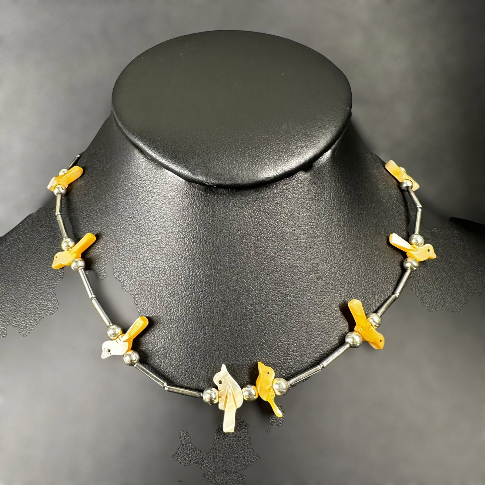 12”/7g Vintage Beaded Liquid Sterling Silver Mother of Pearl Fetish Bird Necklace (1 of 6)