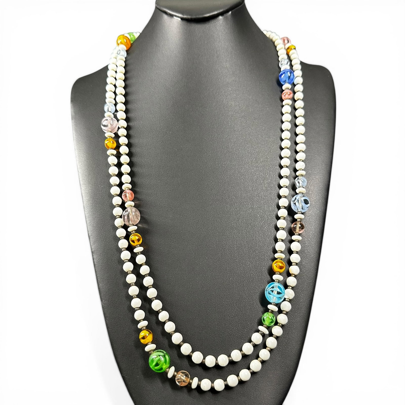 28”/79g Vintage Czech Glass Multicolor Marble Beaded Necklace: 28”/79g Vintage Czech Glass Multicolor Marble Beaded Necklace:Brand/Model: No hallmark.Manufacturer Location: Czech glass, Czech Republic.Year Produced: 1940s-1950s.Condition: Good vintage condi