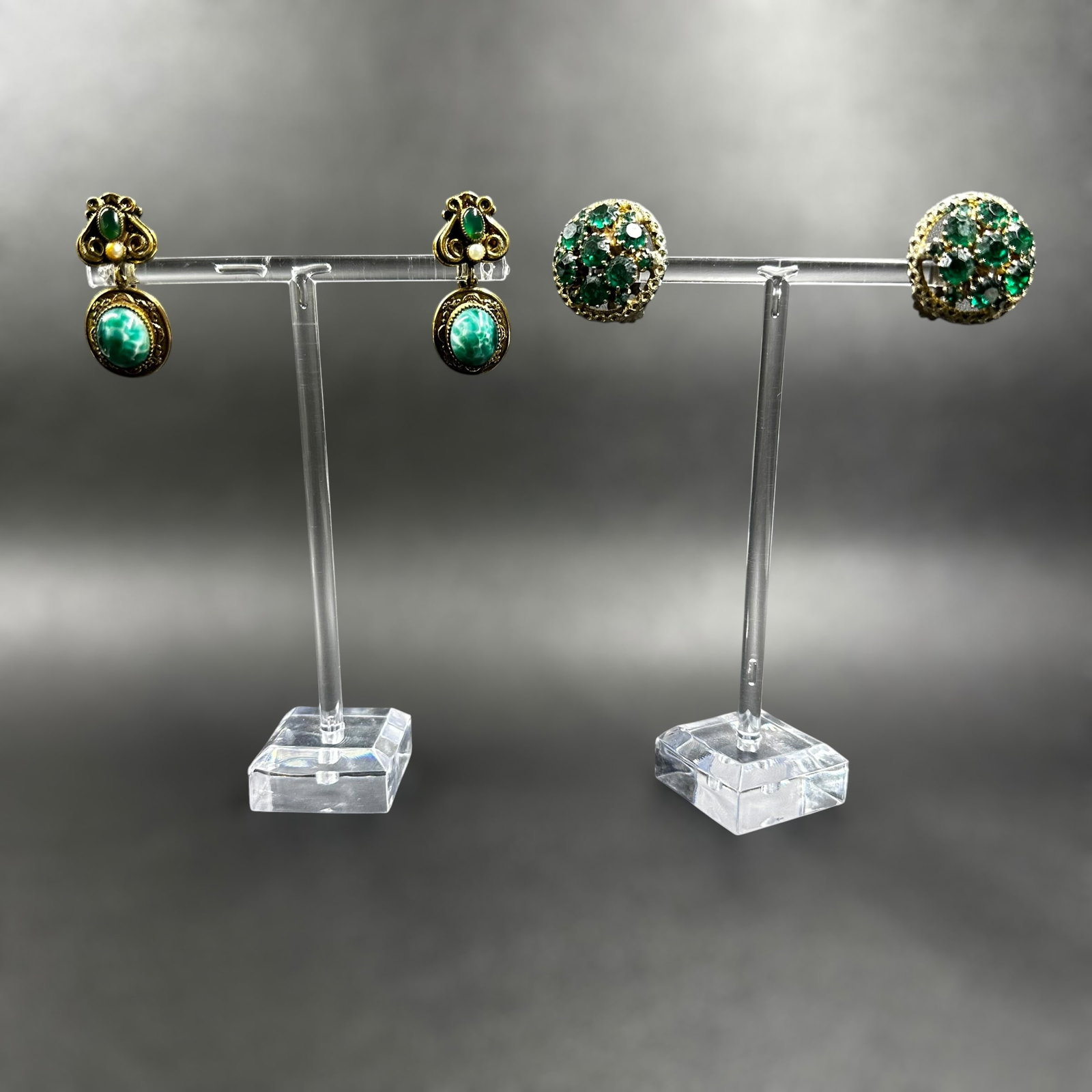 28g Vintage Weiss Green Rhinestone Cluster & Peking Glass Clip-on Earrings Lot (1 of 11)