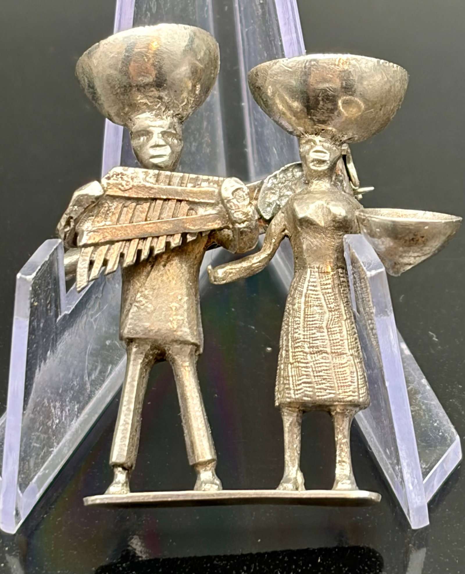 Vintage Silver Folk Art Brooch – Market Couple Figurative Pin (1 of 3)