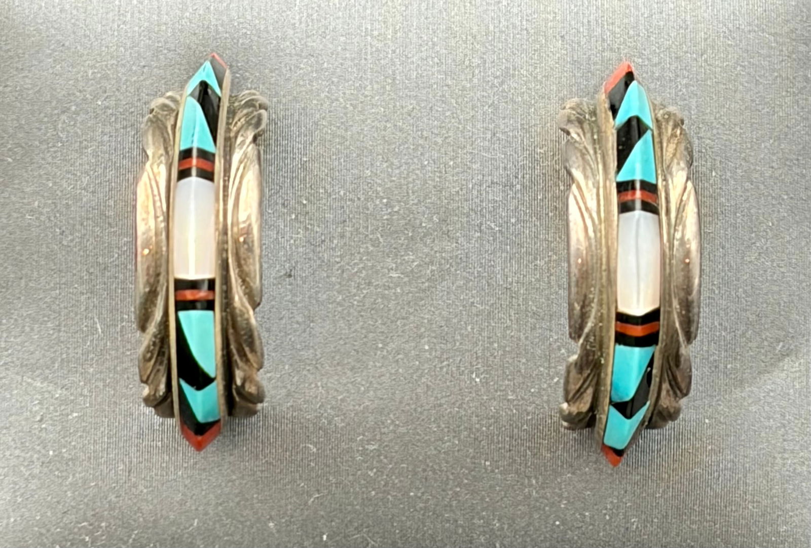 Vintage Zuni-Style Inlay Feather Earrings – Turquoise, Coral & Mother of Pearl, Sterling Silver (1 of 4)