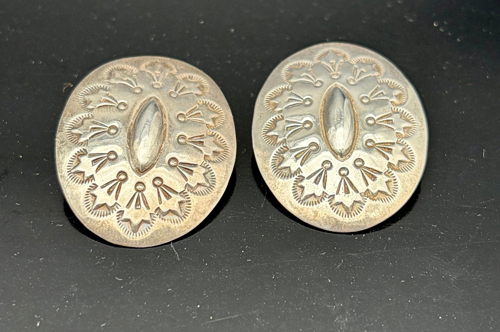Vintage Navajo Sterling Silver Stamped Oval Earrings – Classic Concho Style (1 of 3)