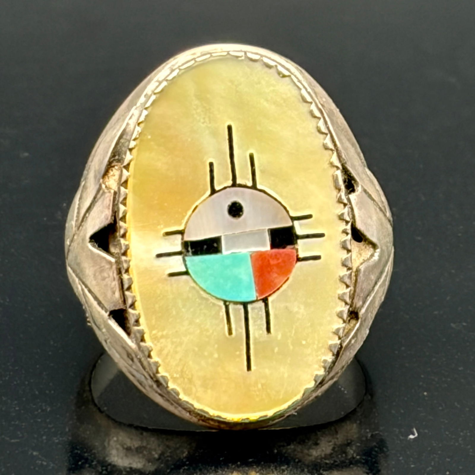 Vintage Zuni Sterling Silver Ring with Sunface Inlay – Turquoise, Coral & Mother of Pearl (1 of 5)