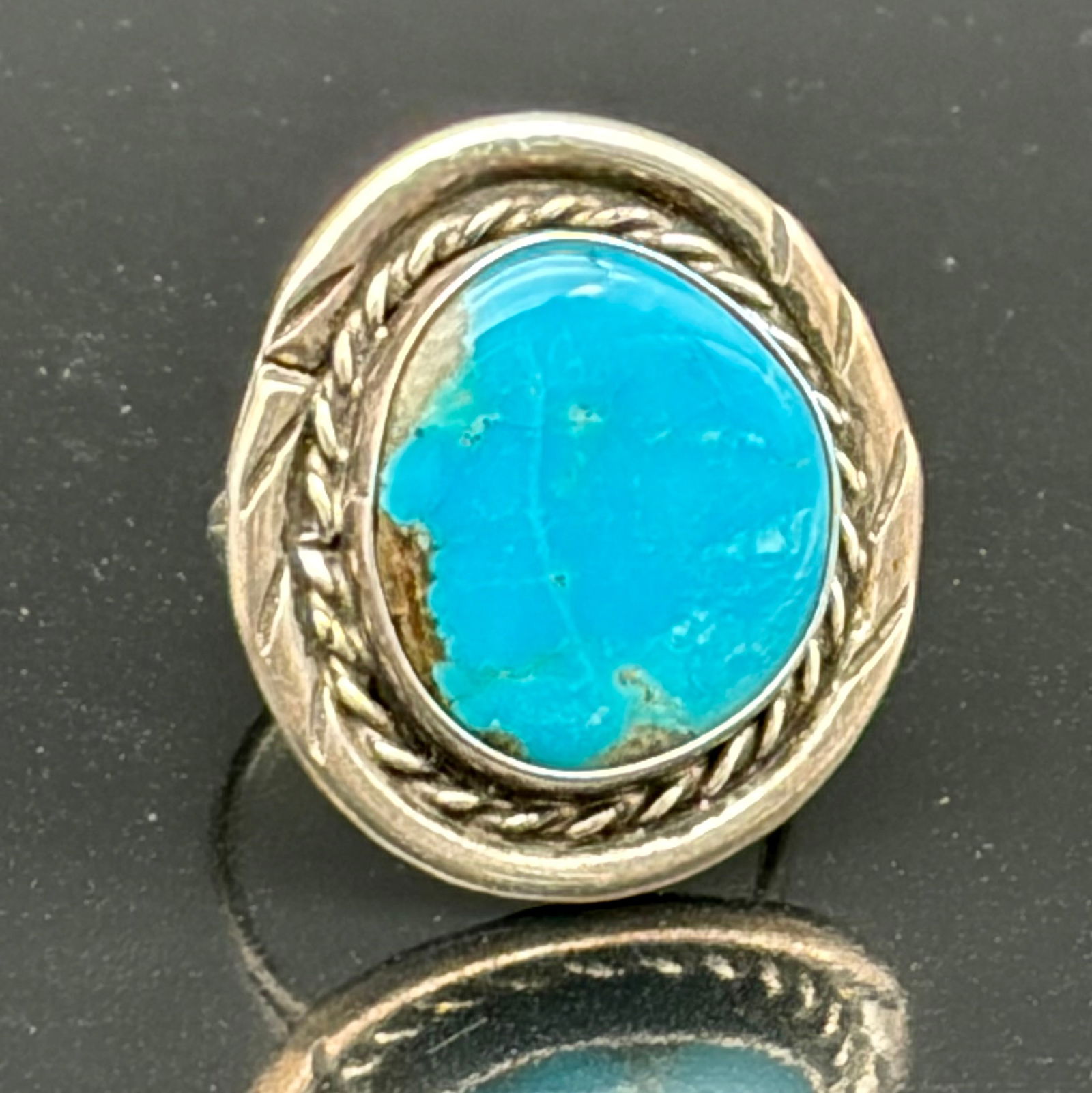 Vintage Southwestern Sterling Silver Turquoise Ring with Rope Bezel – Bold Classic (1 of 5)