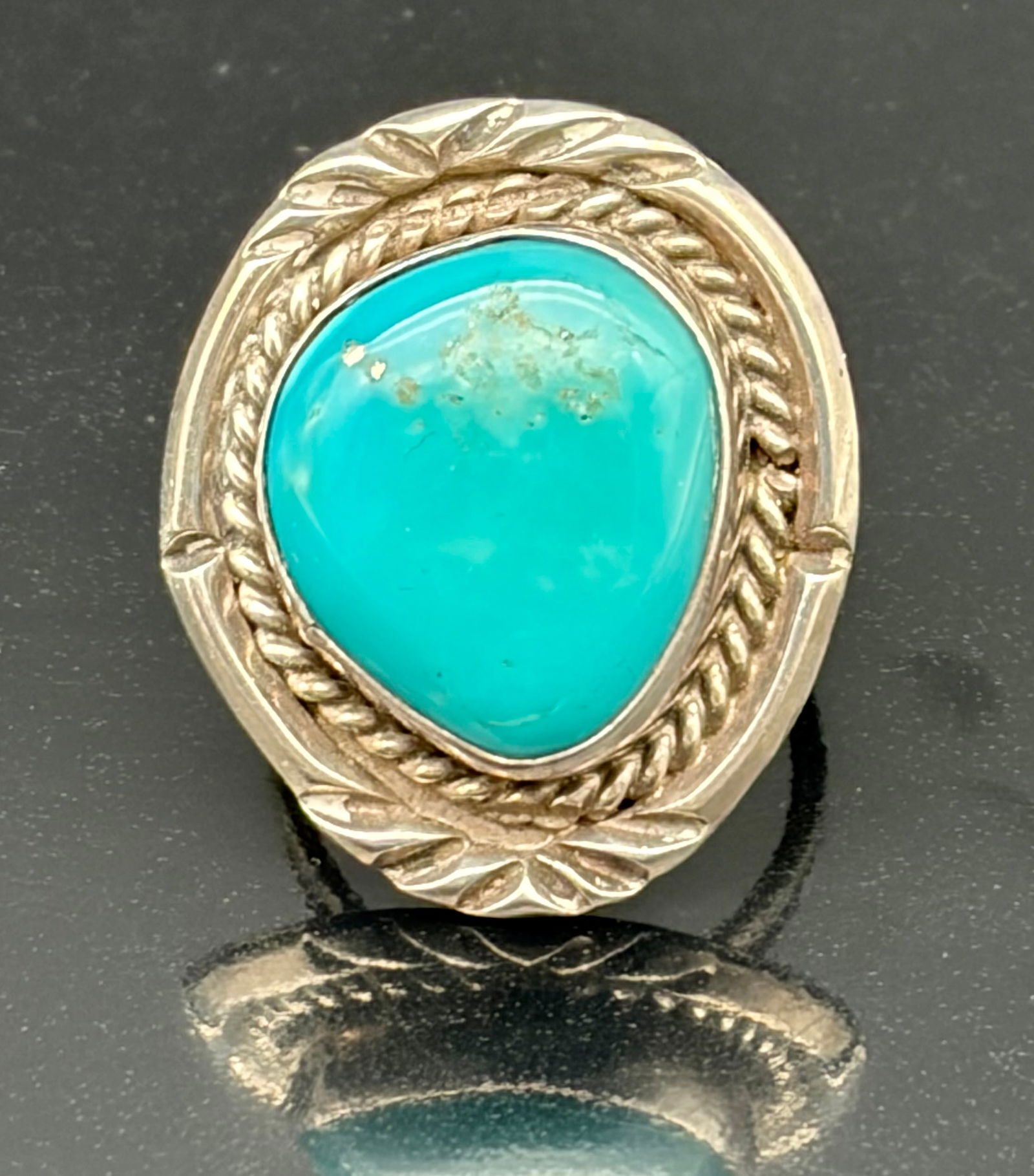 Vintage Southwestern Sterling Silver Turquoise Ring – Rope Bezel with Floral Accents (1 of 5)