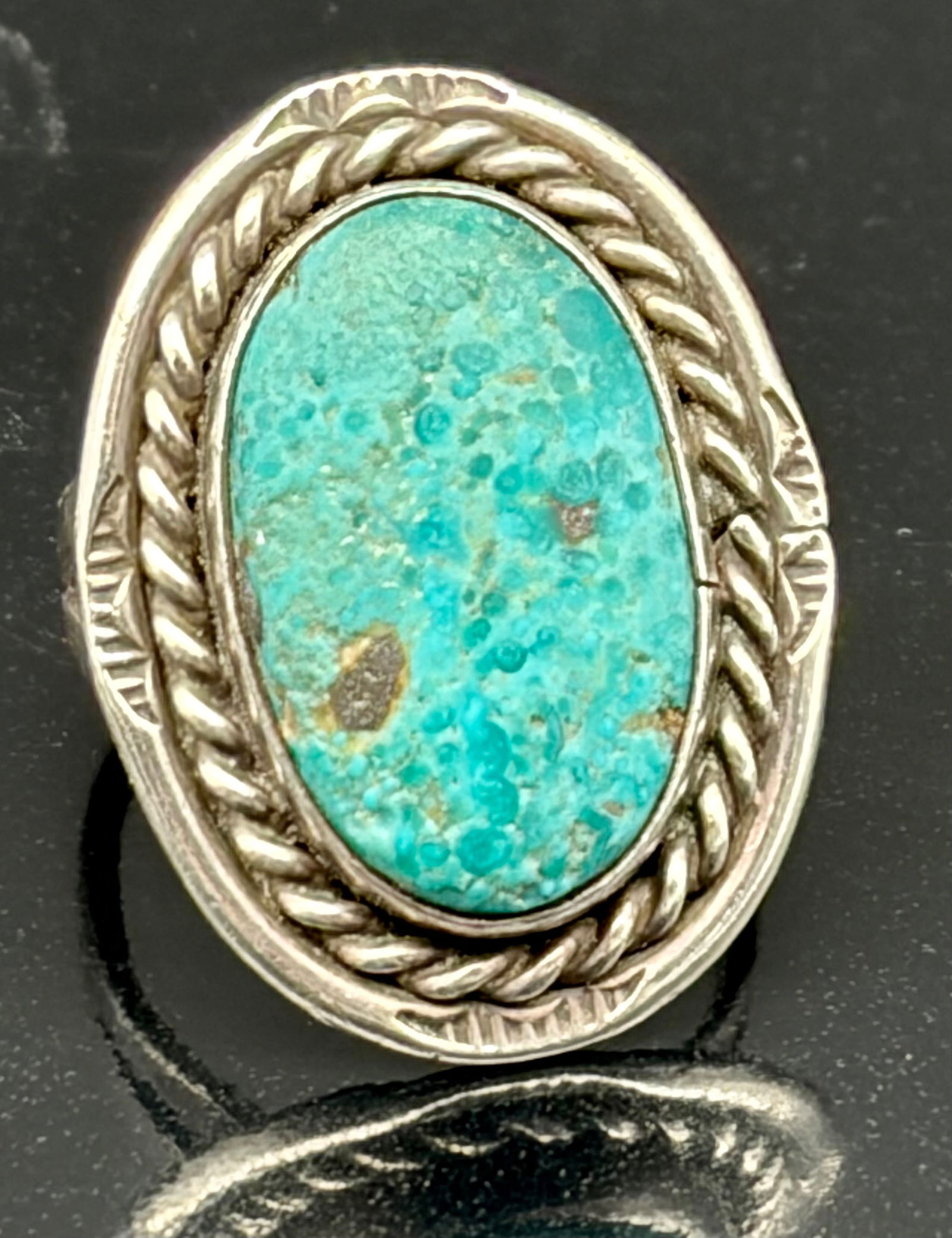 Vintage Southwestern Sterling Silver Oval Turquoise Ring – Rope Bezel Statement (1 of 5)