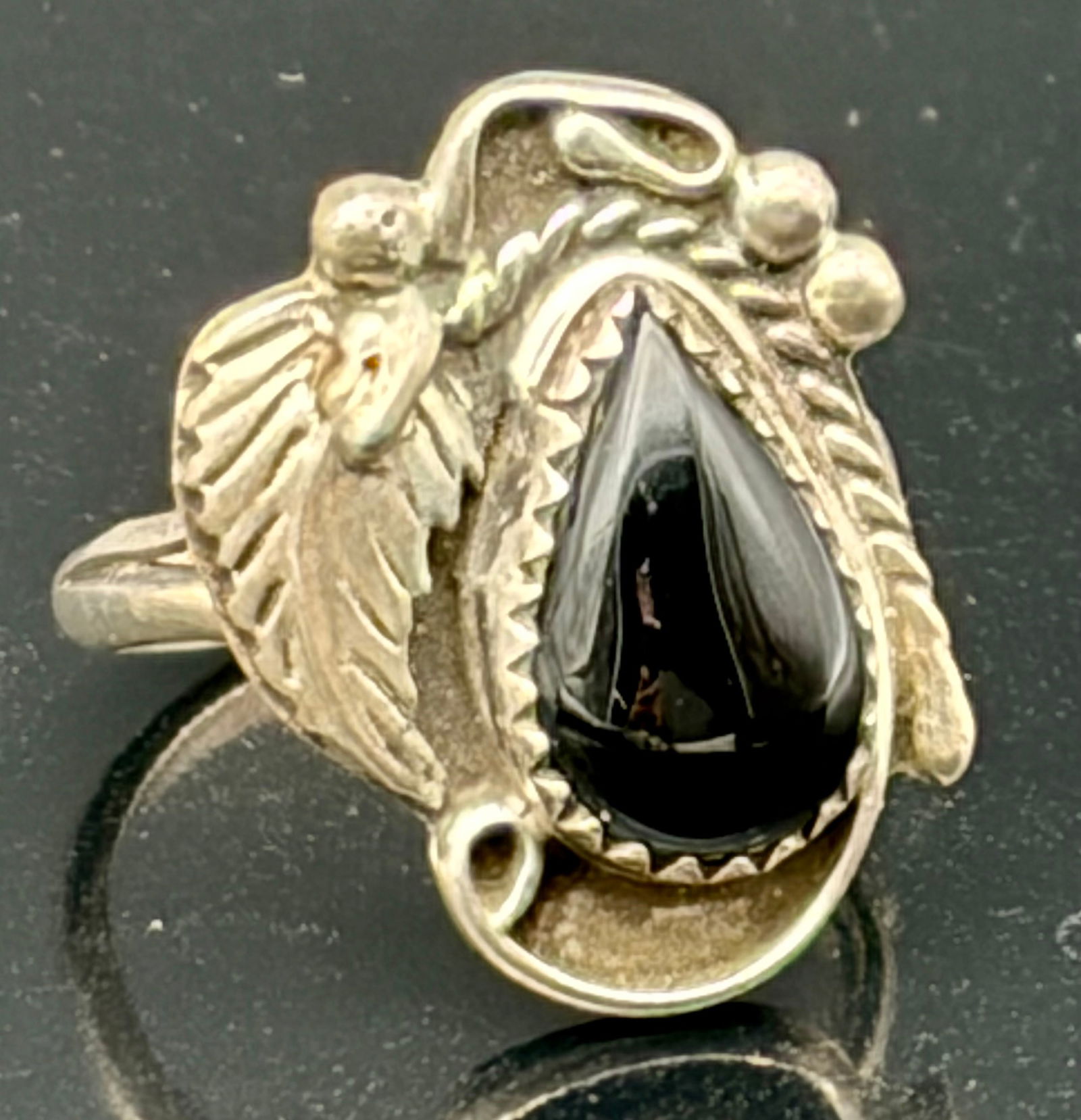 Vintage Sterling Silver Ring with Black Onyx Teardrop & Leaf Motif (1 of 5)