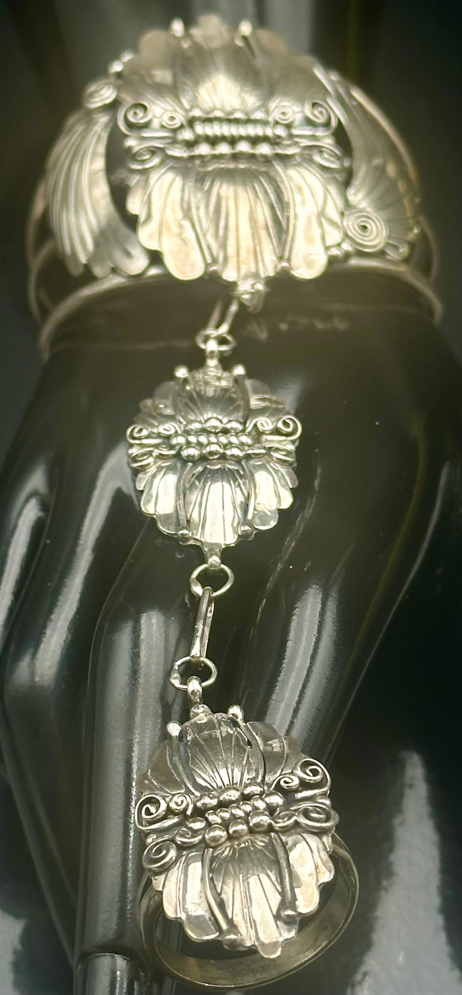 Sterling Silver Butterfly Bracelet & Ring Set – JB – 62g: Vintage sterling silver butterfly bracelet and matching ring set, marked JB. Handcrafted design with layered, dimensional butterfly motifs, wire-work detailing, and articulated bracelet construction.