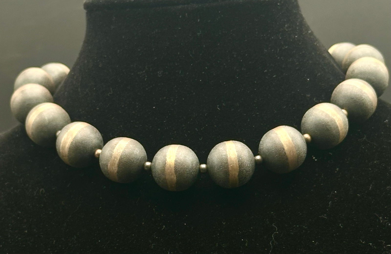 Handmade Navajo Pearl Necklace (1 of 12)