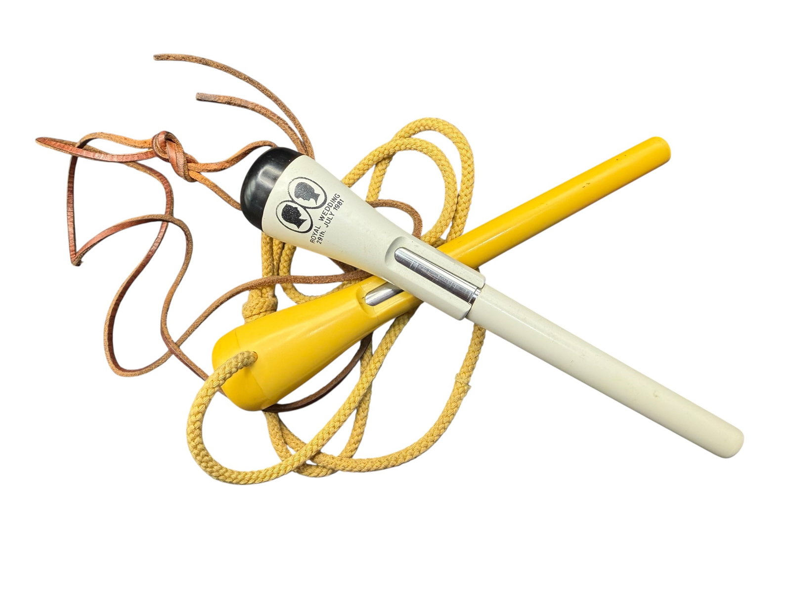 2 Vintage Parker Slinger Ballpoint Pens 1981 Royal Wedding White Yellow Works! (1 of 10)