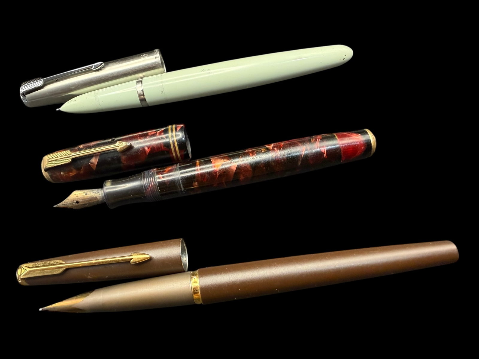 Three Vintage Parker Fountain Pens - Models 41 50 Falcon Duofold Vacumatic (1 of 19)