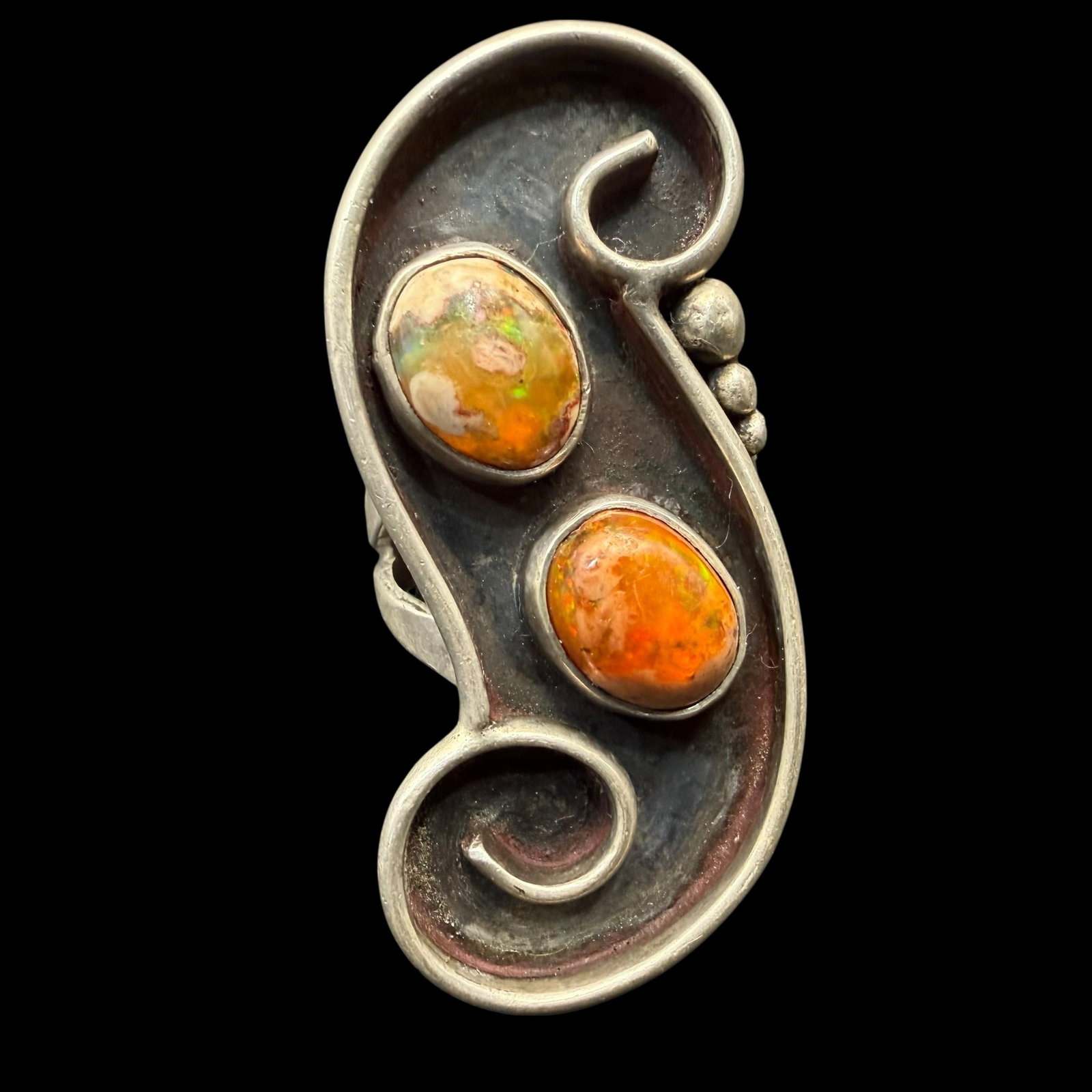 Native American Fire Opal Sterling Silver Ring Old Pawn Sz 5.75 12.04g 925: Maker: Unmarked, Old Pawn. / Material: Sterling Silver. / Stone: Fire Opal. / Size: 5.75. Face measures 1 3/4” x 7/8”. / Weight: 12.04 grams. / 00Condition: Excellent and ready to be enjoy
