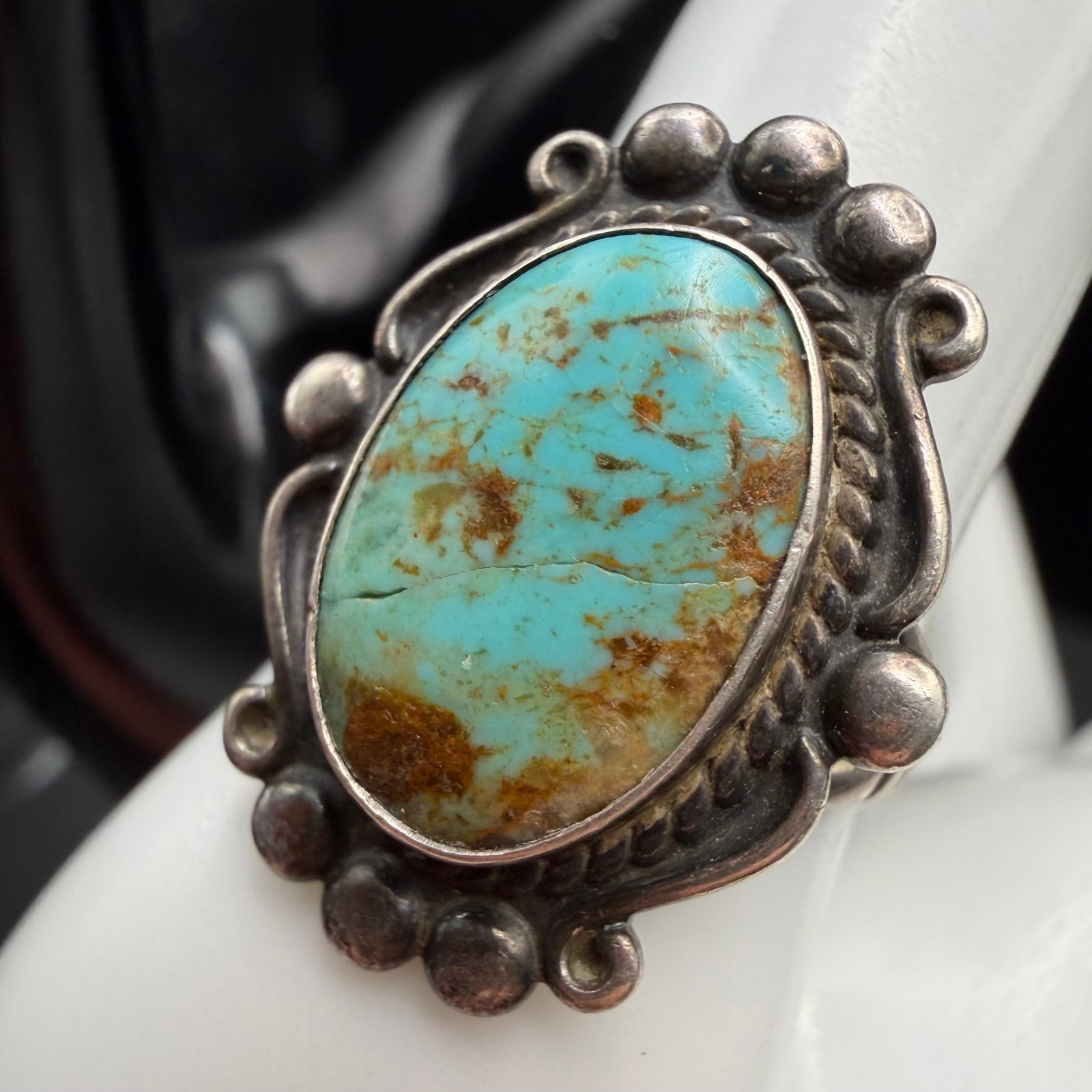 Sterling Silver Turquoise Native American Bell Trading Post Ring Sz 7.75 7.16g 925: Maker: Bell Trading Post. / Material: Sterling Silver. / Stone: Turquoise. / Size: 7.75. Face measures 1” x .8”. / Weight: 7.16 grams. / Condition: Very nice and ready to be enjoyed. Pleas