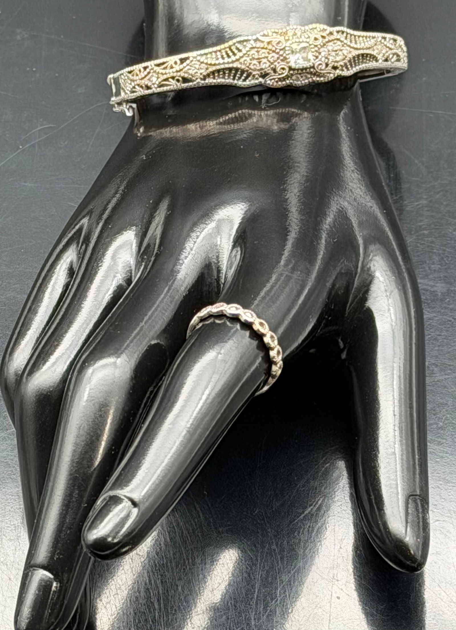 Sterling Silver 925 Italy Bracelet & Ring Set 21g: Vintage sterling silver bracelet and matching ring set, both stamped 925 Italy. Features detailed filigree bracelet design and textured beaded band ring.