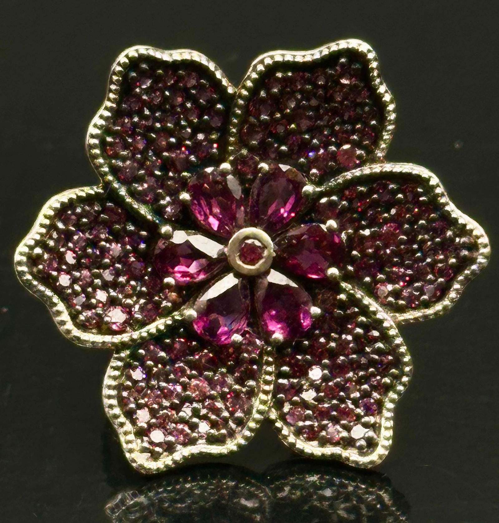 Sterling Silver 925 Red Gemstone Floral Cluster Ring 14g (1 of 10)