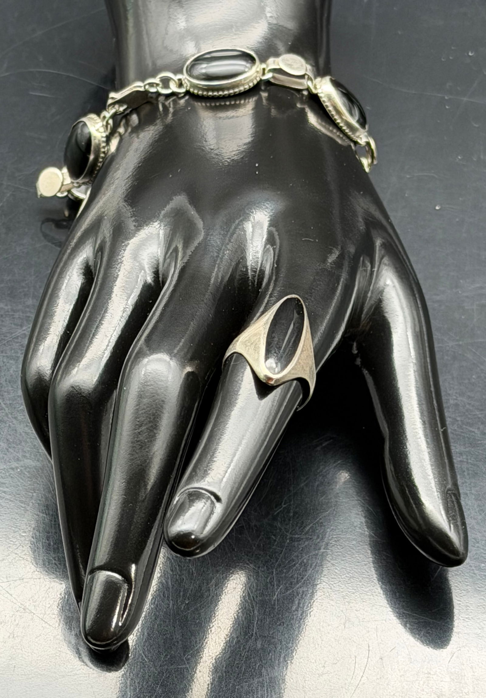 Sterling Silver 925 Statement Ring & Bracelet Set 22g: Sterling silver bracelet with oval black stone stations and matching modern style ring. Both marked 925. Strong visual set