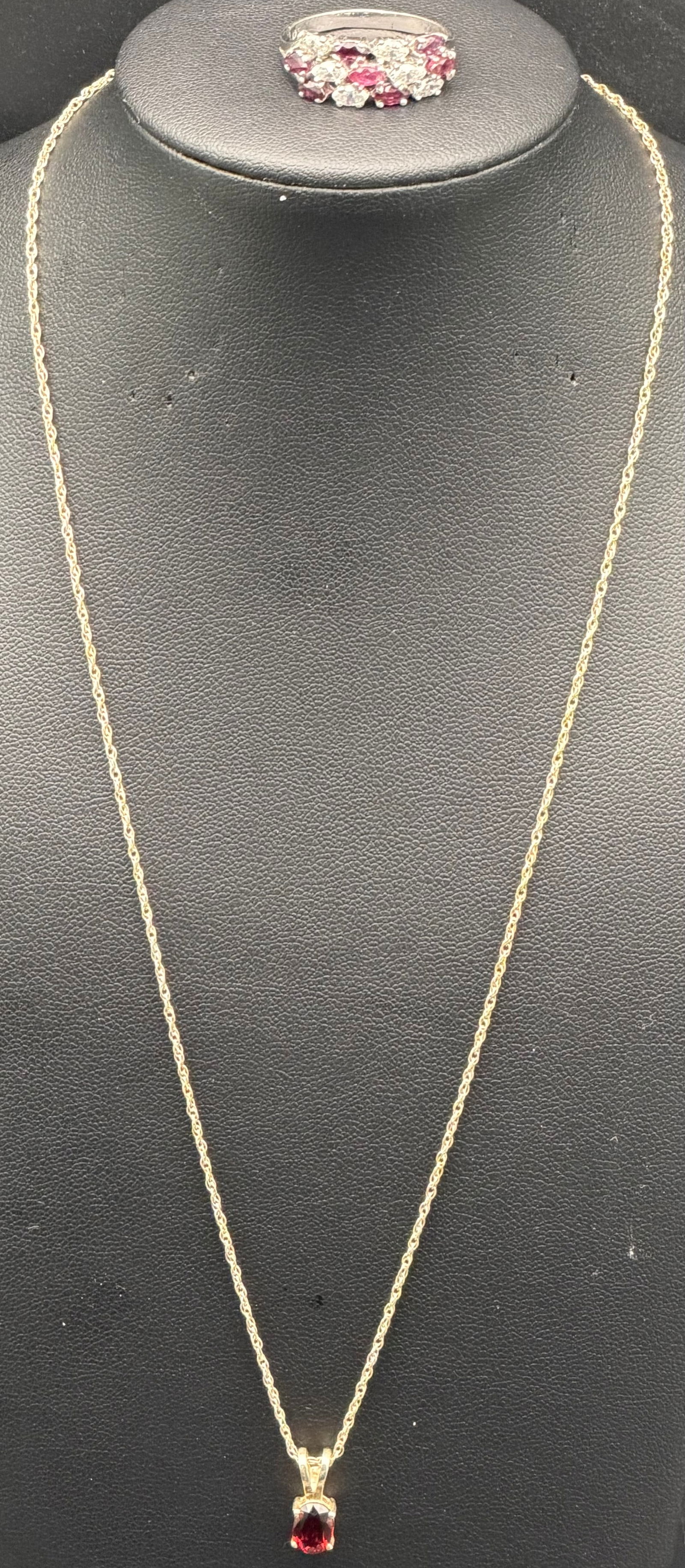 Vintage 925 Sterling Silver Red Stone Pendant Necklace & Ring Set 6g: Delicate vintage sterling silver necklace and ring set with faceted red gemstone. The pendant features an oval deep red stone (garnet-style) in a classic prong/bezel setting, hanging from a fine chain