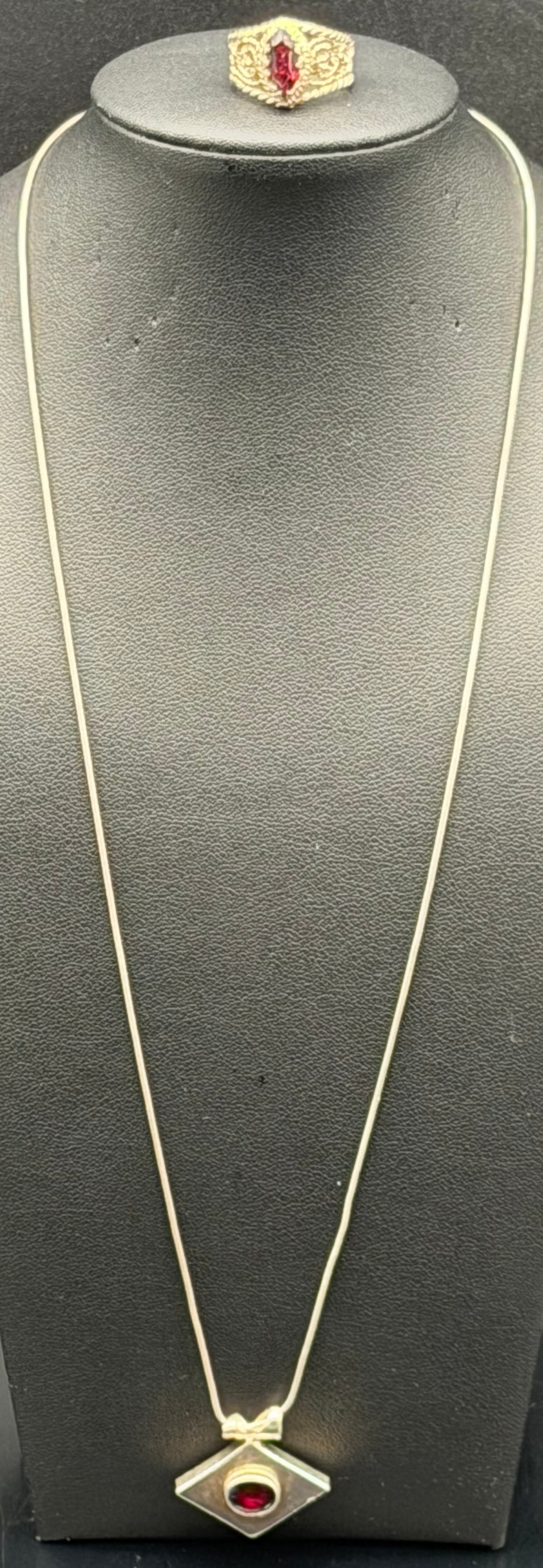 Sterling Silver 925 Red Stone Pendant Necklace & Ring Set 12g (1 of 12)