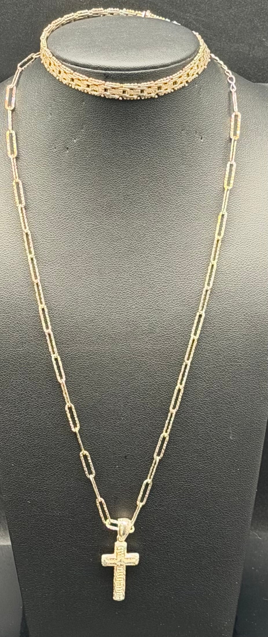 Milor Italy 925 Sterling Silver Necklace & Bracelet Set 22g: Designer Milor Italy sterling silver necklace and matching bracelet set. Clasp is stamped 925 THAI MILOR, indicating genuine Milor sterling silver production. Features textured decorative link design