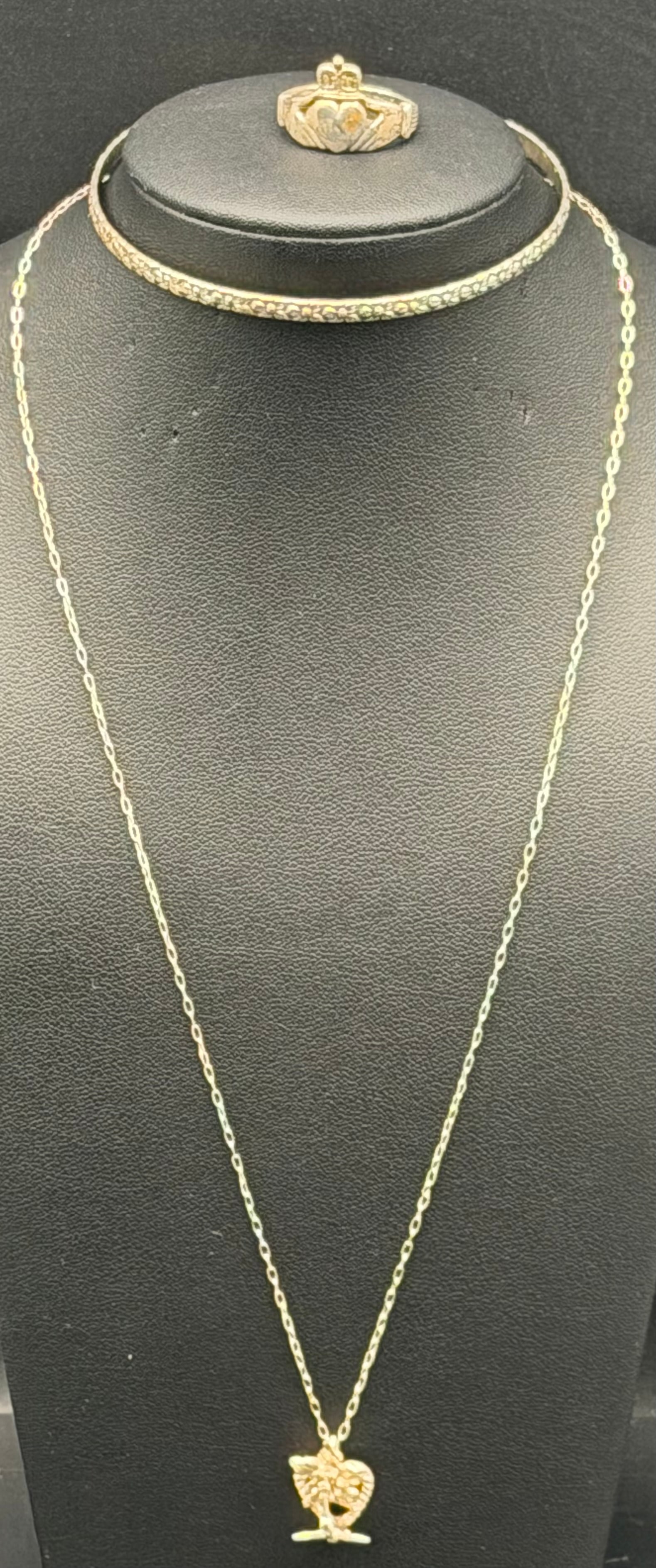 Sterling Silver Necklace Bracelet Ring Set Bird Heart Pendant 925 14g: Vintage sterling silver jewelry set including necklace with detailed bird and heart motif pendant, matching bracelet, and ring. Pieces are marked JCM and Sterling / 925. Nicely detailed design with di