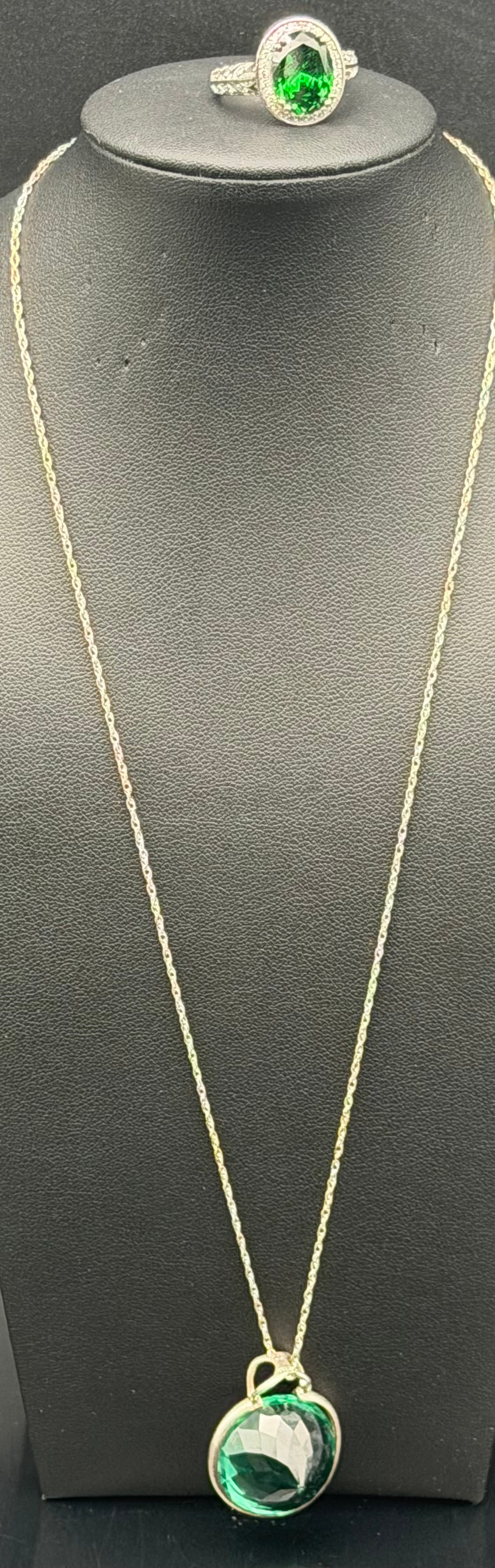 925 Sterling Silver Thailand Green Stone Pendant Necklace & Ring Set 16g (1 of 12)