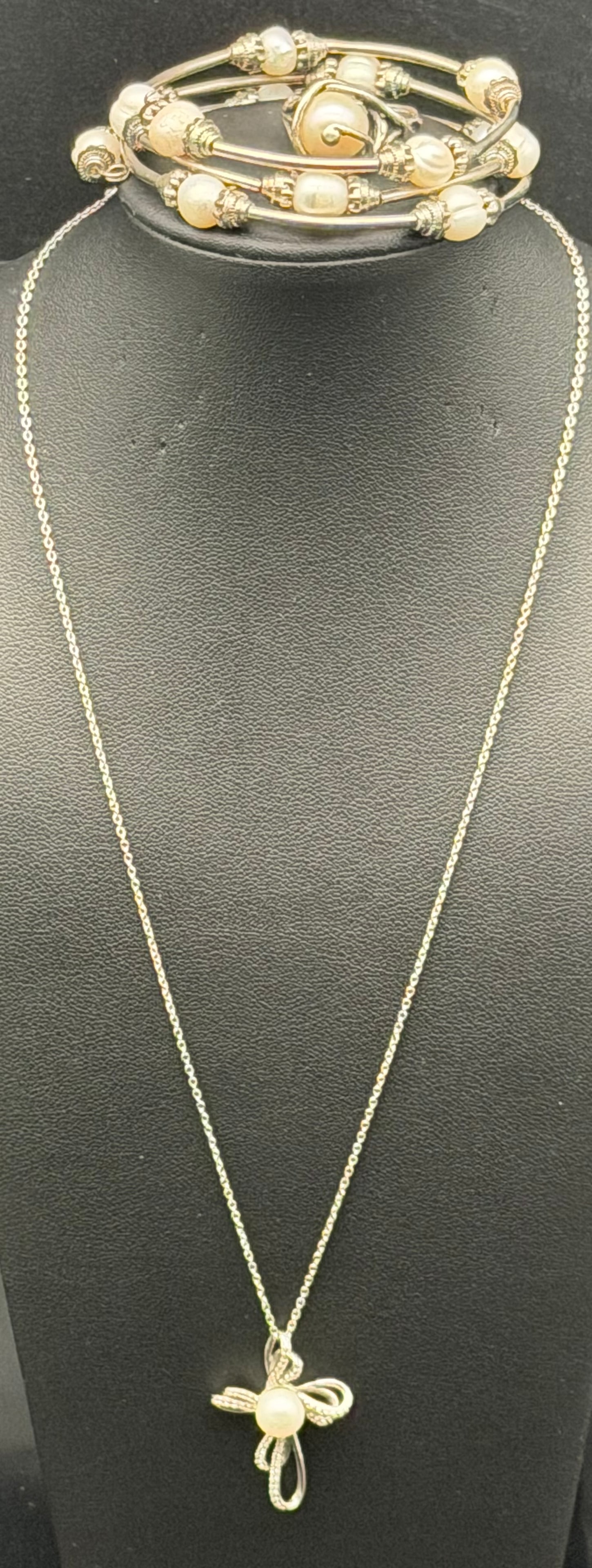Sterling Silver 925 Necklace Ring Bracelet Set Cross Pendant Pearl Style Beads 31g: Beautiful matching sterling silver jewelry set including necklace with cross-style pendant, bracelet, and ring.