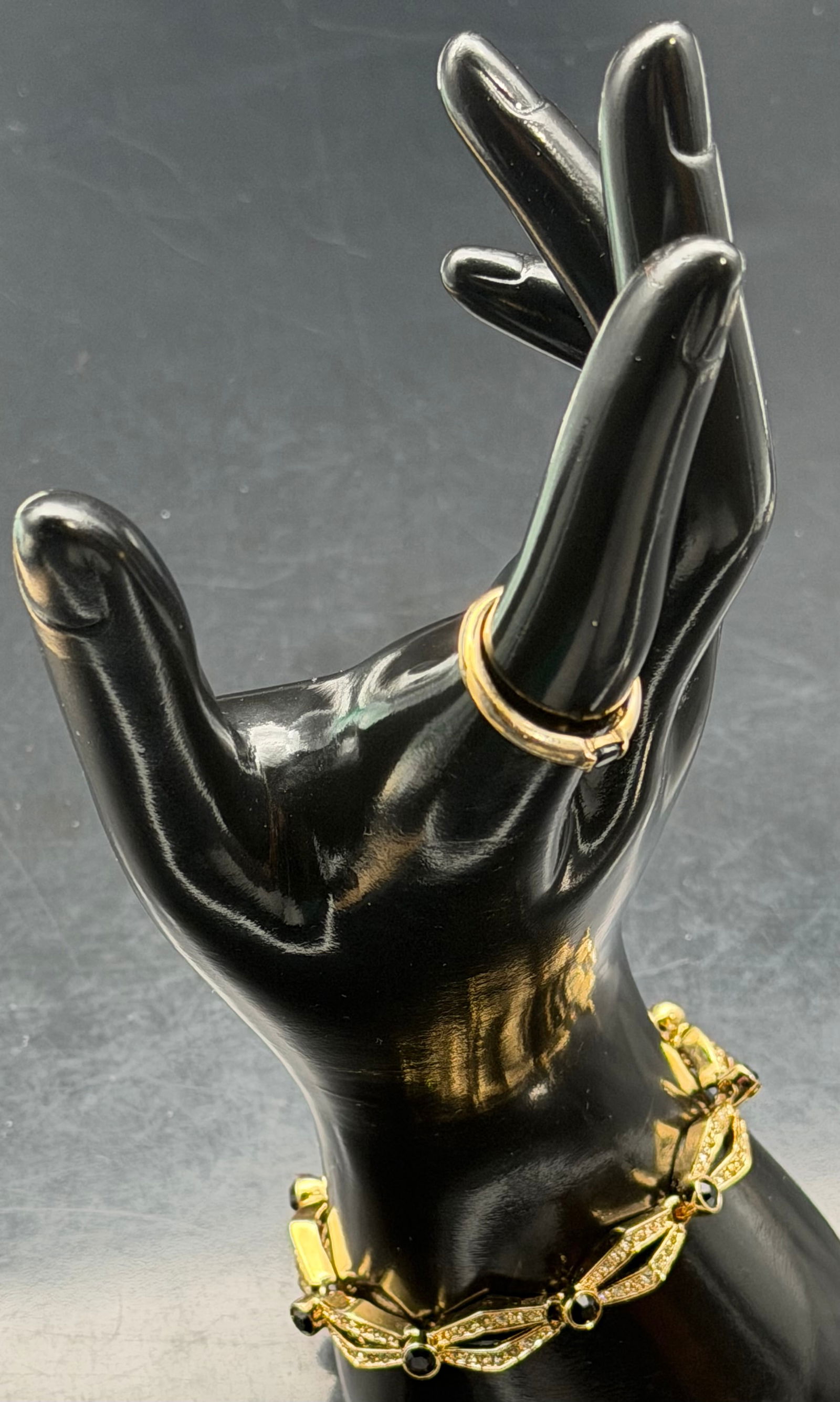 Vintage 925 Sterling Silver Gold Vermeil Ring & Bracelet Set Black Stone 22g: Matching ring and bracelet set made of sterling silver marked 925 Gold vermeil finish (gold over sterling silver). Bracelet features decorative link panels with black faceted stones .