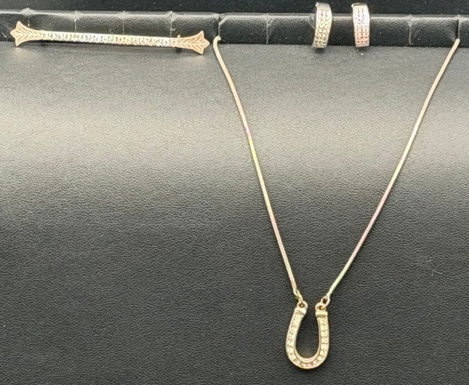 Vintage ATELINK Horseshoe Necklace Earrings Brooch Set Gold Tone Clear Stones 13g: Beautiful vintage ATELINK jewelry set featuring a horseshoe pendant necklace with matching earrings and brooch. Gold-tone finish with clear stone accents for a coordinated look.