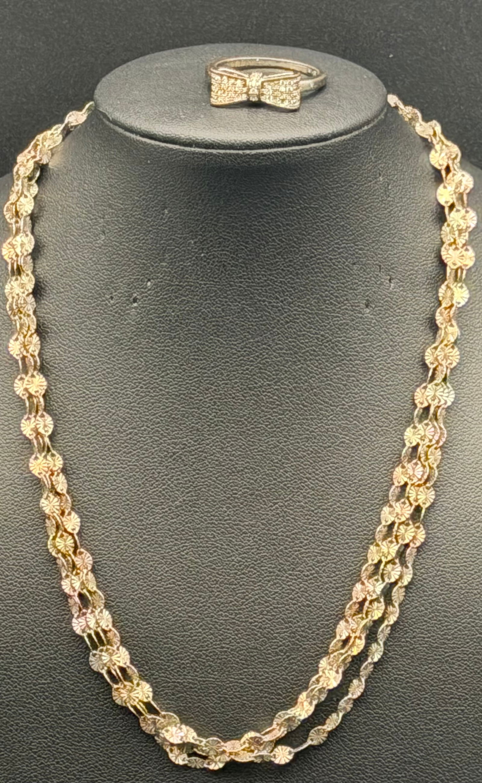 925 Sterling Silver Gold Tone Floral Link Necklace & Bow Ring Set 15g: Attractive sterling silver jewelry set featuring a gold-tone floral link necklace with matching bow design ring. Necklace has detailed repeating flower/starburst links with bright cut texture. Ring fe