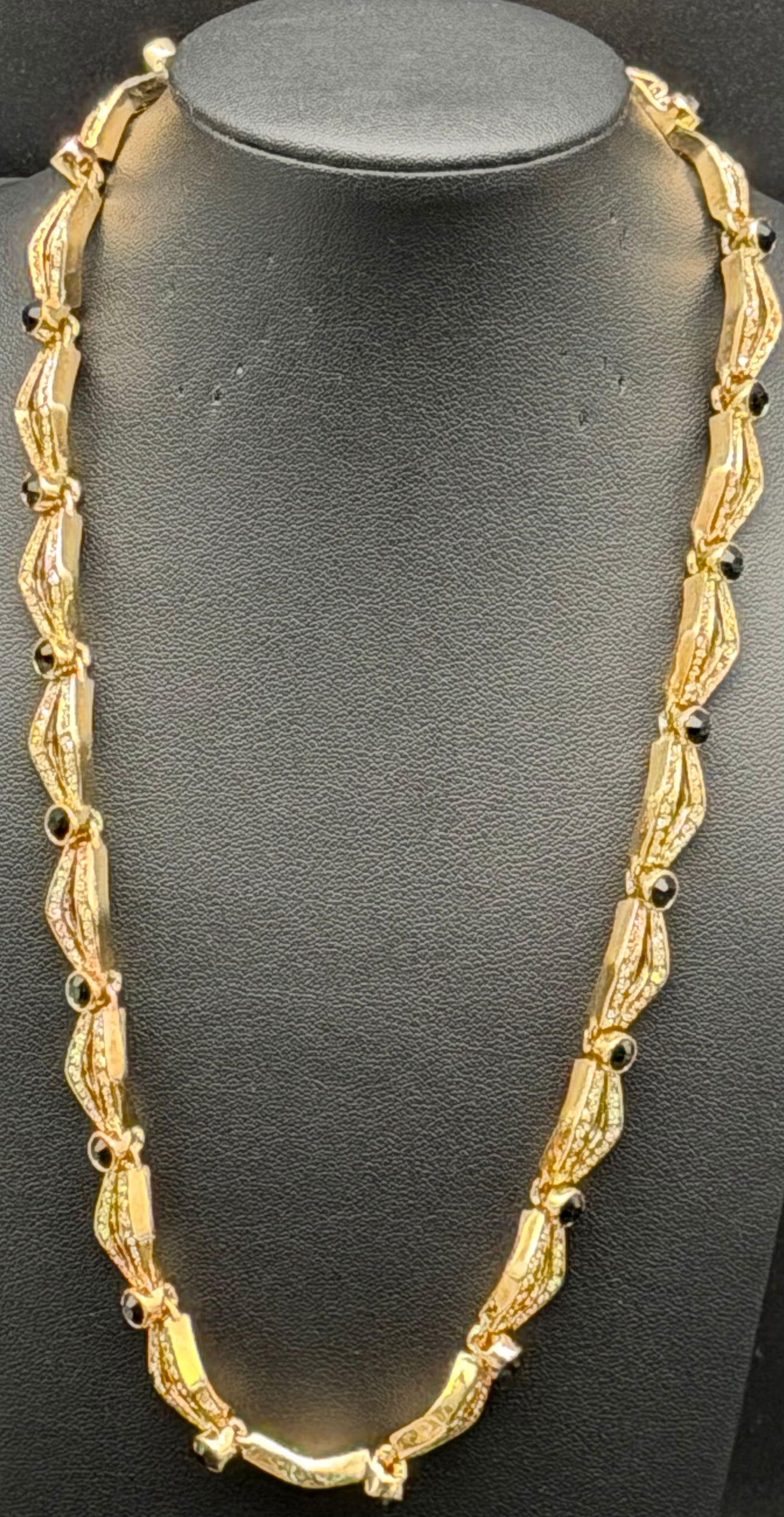 Vintage Gold Tone Ornate Link Necklace Black Stone Stations 47g (1 of 8)
