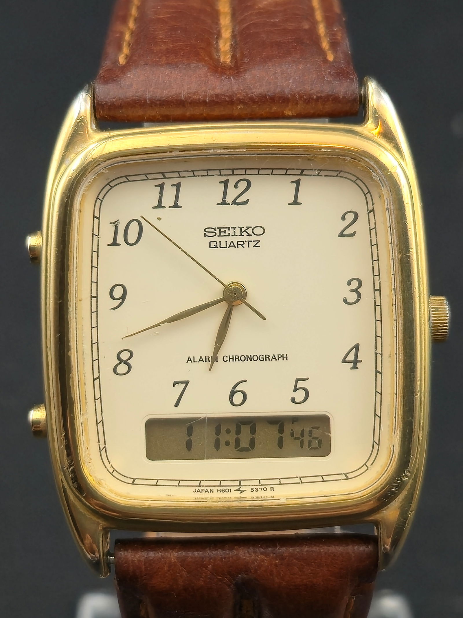 1988 Seiko Alarm Chronograph Quartz Rectangular Base Metal Steel Back 29mm (1 of 8)