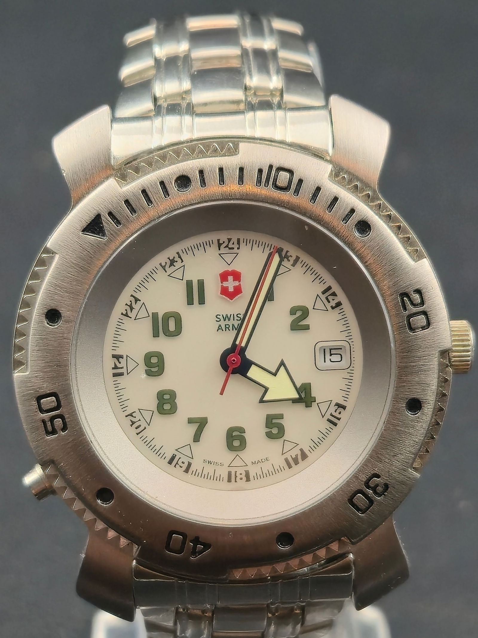 1990s Swiss Army Quartz Diver Style Watch 40mm Stainless Bracelet Date New Battery (1 of 9)