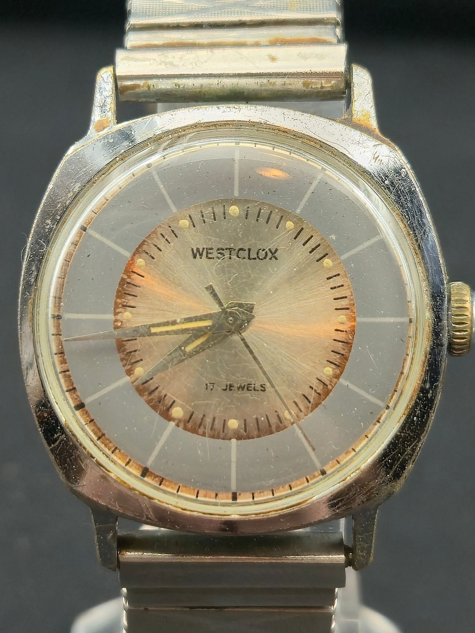 Westclox 17 Jewel Mechanical Wristwatch Circa 1960s (1 of 10)