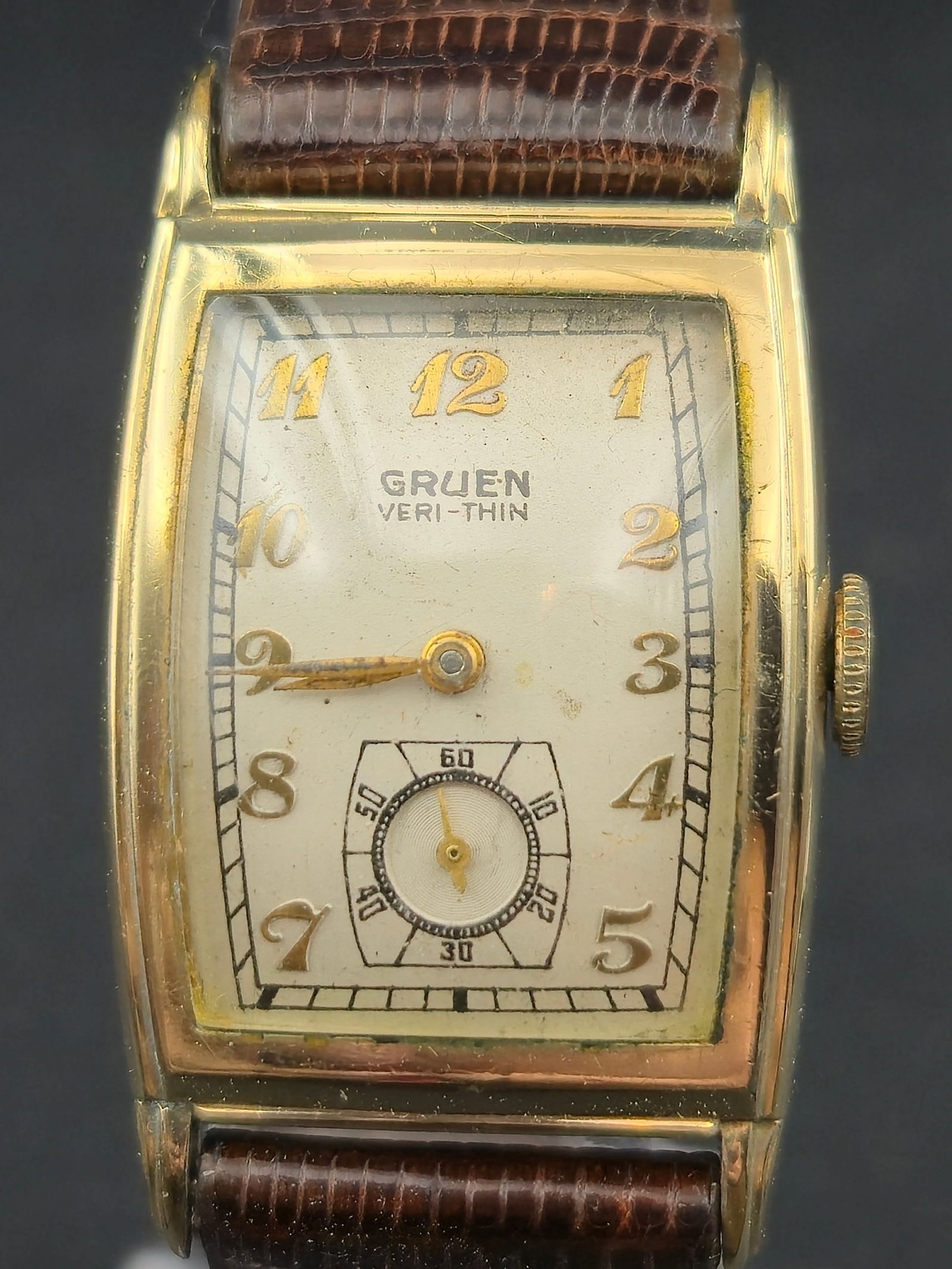 Gruen Veri Thin Rectangular 10K Gold Filled Bezel Gildite Back Manual Wind Wristwatch (1 of 11)