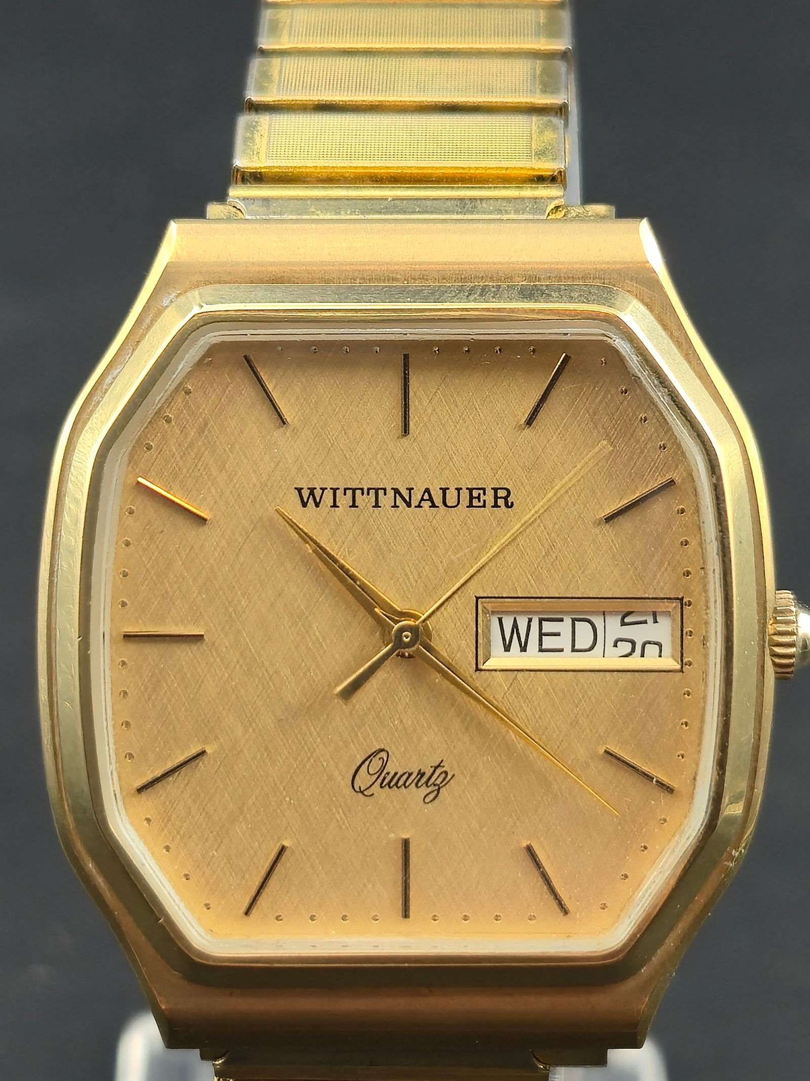 1984 Wittnauer CS 5200-DIIG Quartz Day Date Gold Tone New Battery Running (1 of 11)