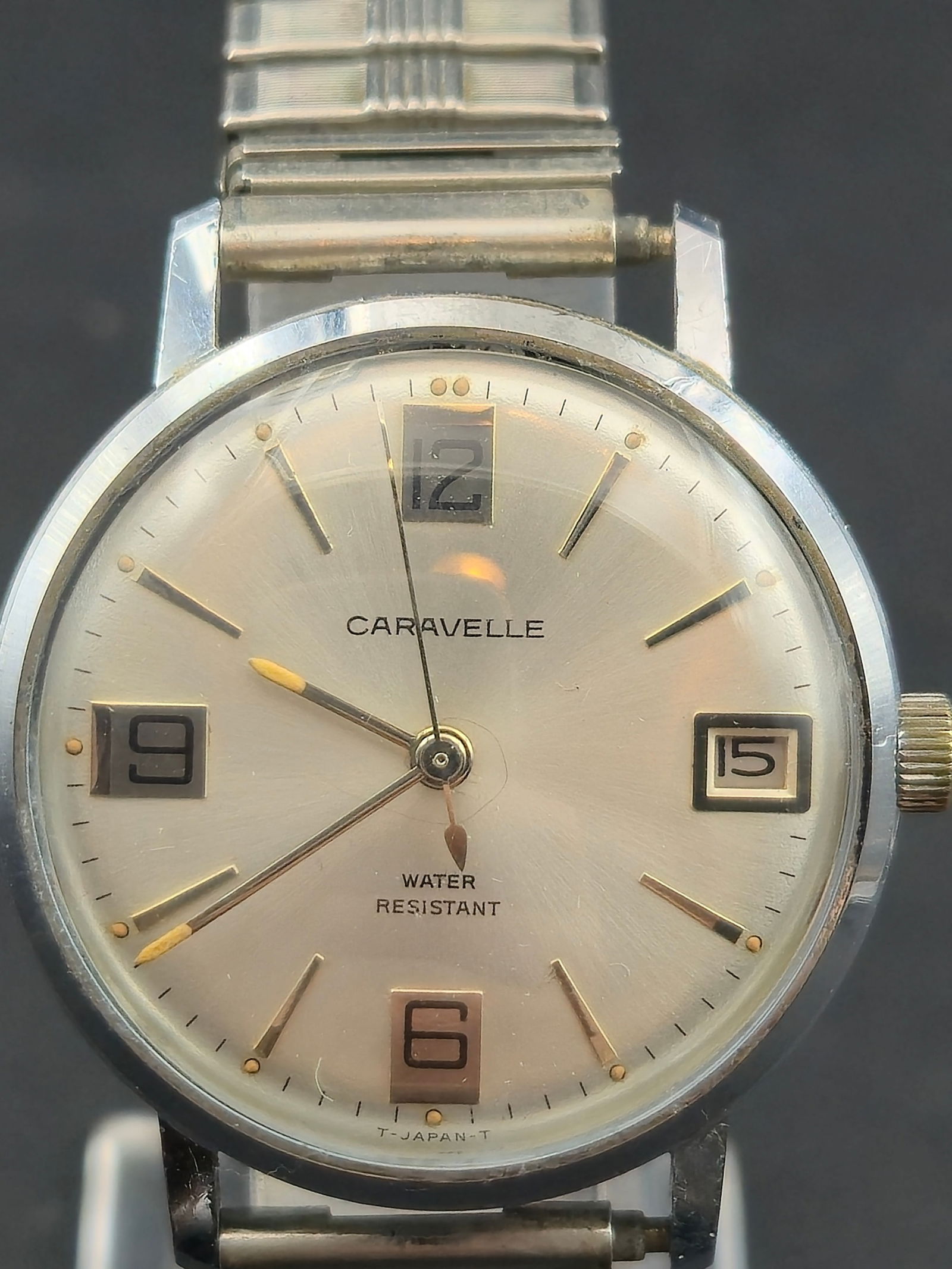1969 Caravelle M9 35mm Manual Wind 17J Stainless Steel Runs Intermittent: 1969 Caravelle manual wind wristwatch.Caseback marked Caravelle M9 indicating 1969 production. Stainless steel back with base metal bezel. Shock resistant, water resistant, antimagnetic markings prese