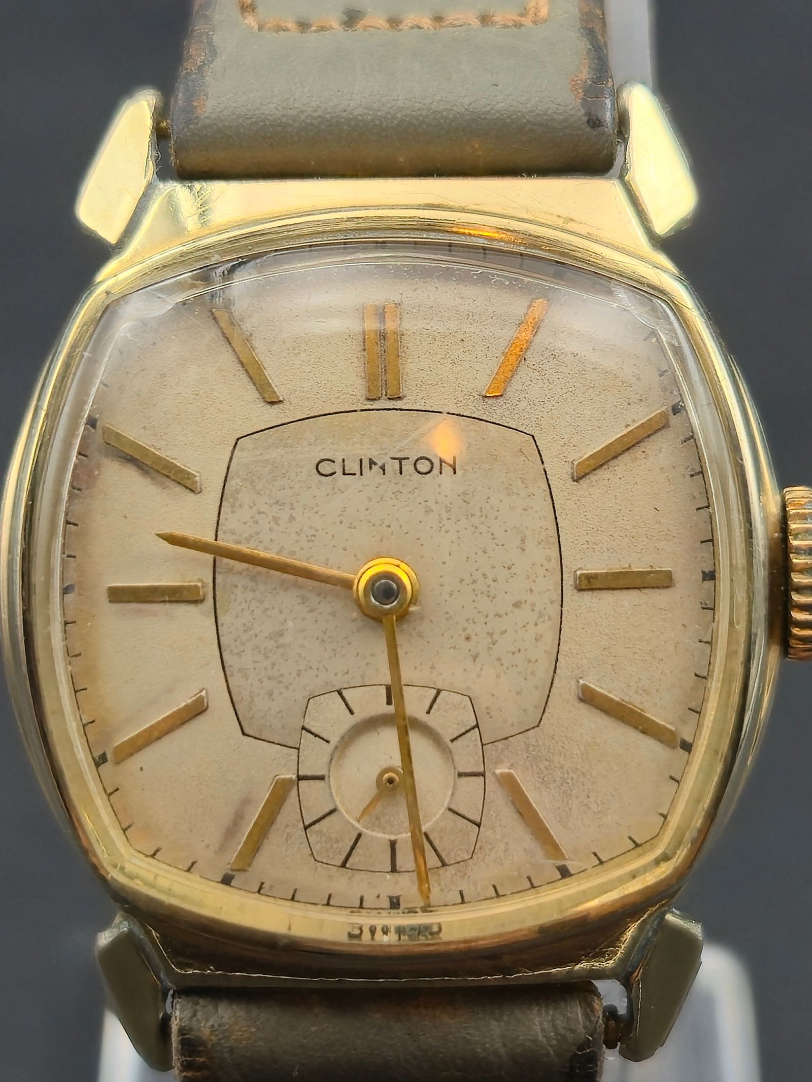 Title 1940s Clinton 17J Cushion Sub Seconds Silver Dial 10K RGP 27mm (1 of 10)