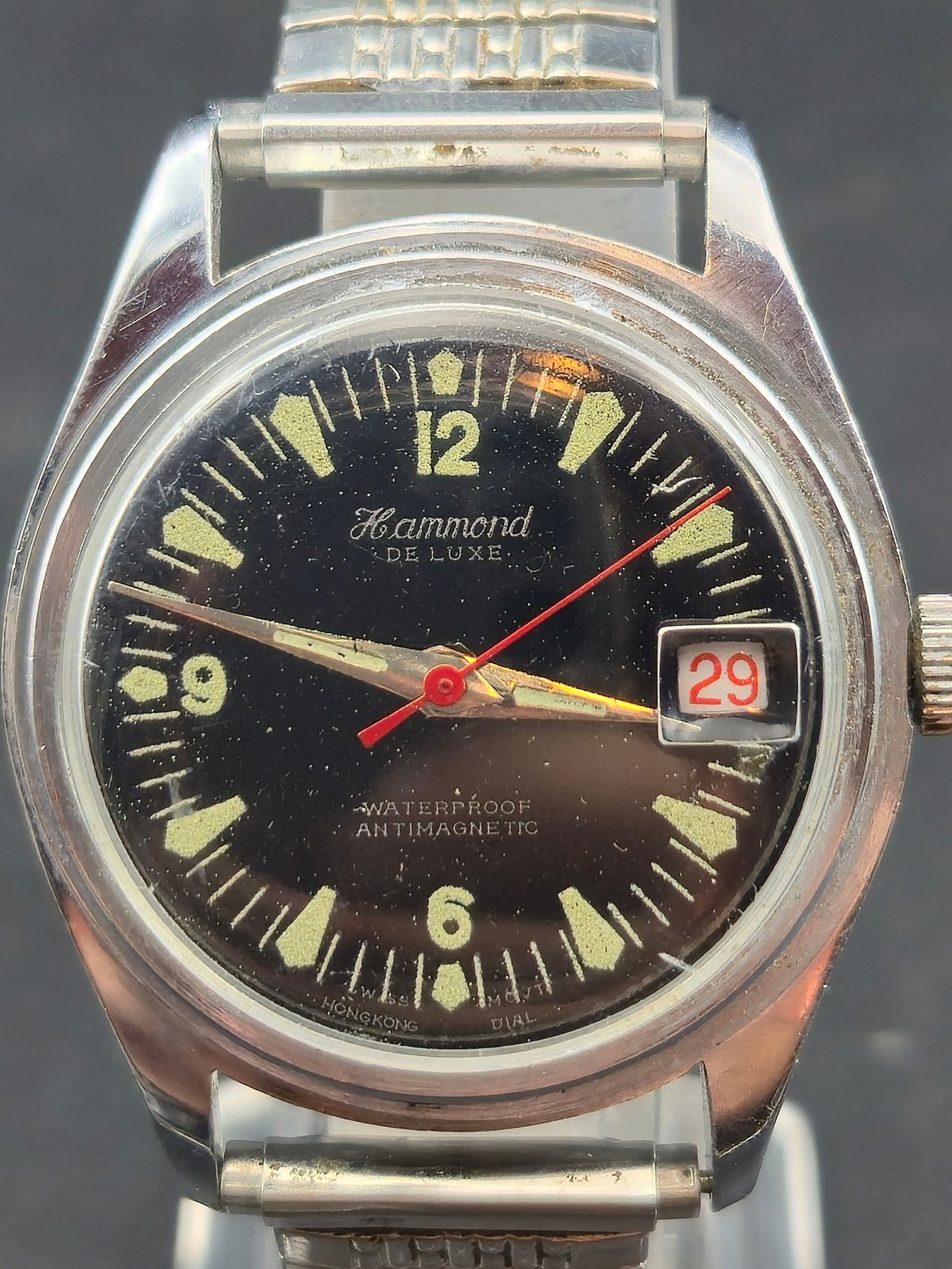 1960s Hammond De Luxe Black Dial Date Diver Style 35mm Manual (1 of 11)