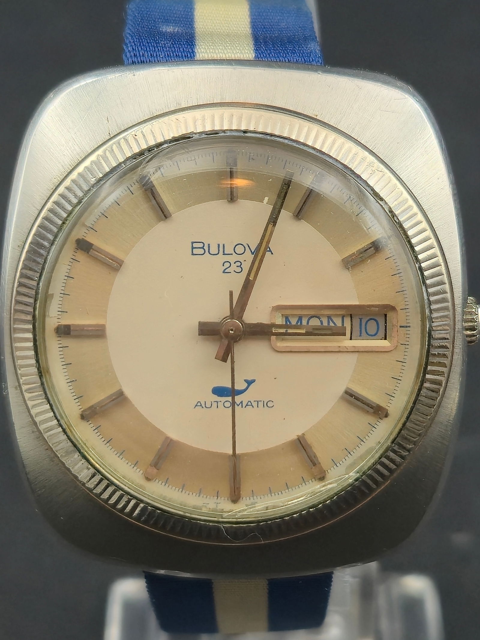 1972 Bulova Sea King Whale 23J 11AOACB Auto Day Date Cushion 35mm 10K GF Bezel (1 of 11)