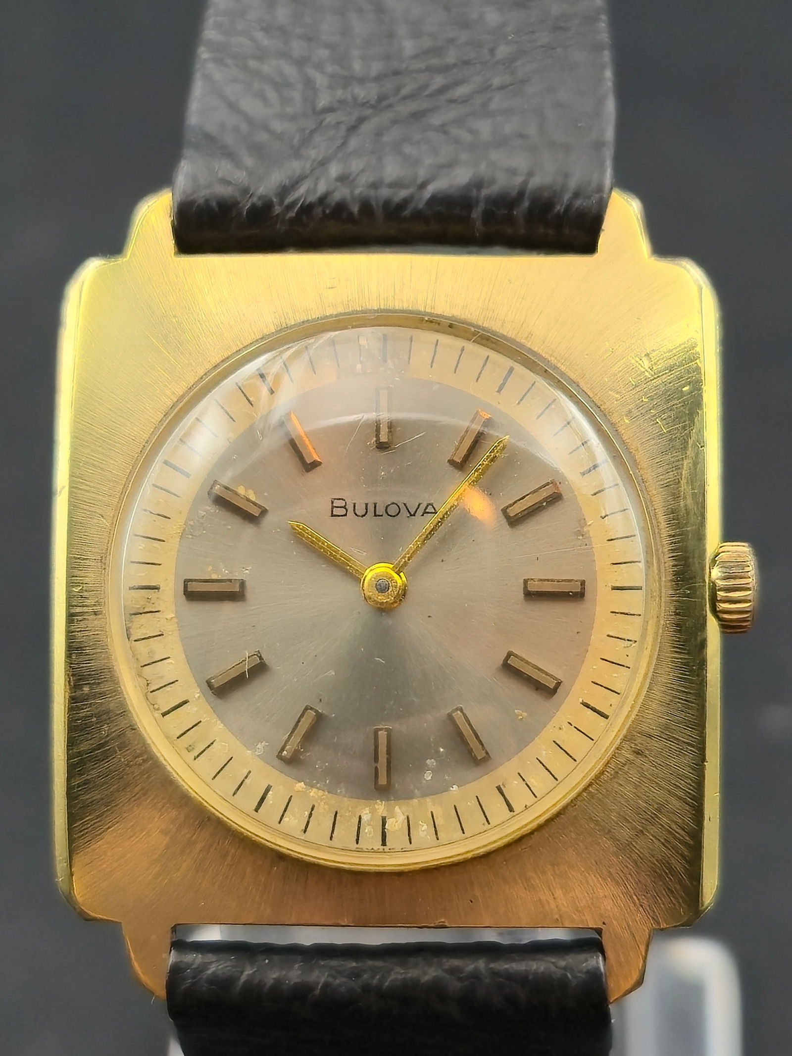 1972 Bulova 8AE Swiss 28mm 10K RGP Gold Electroplate Cushion Case Running (1 of 9)