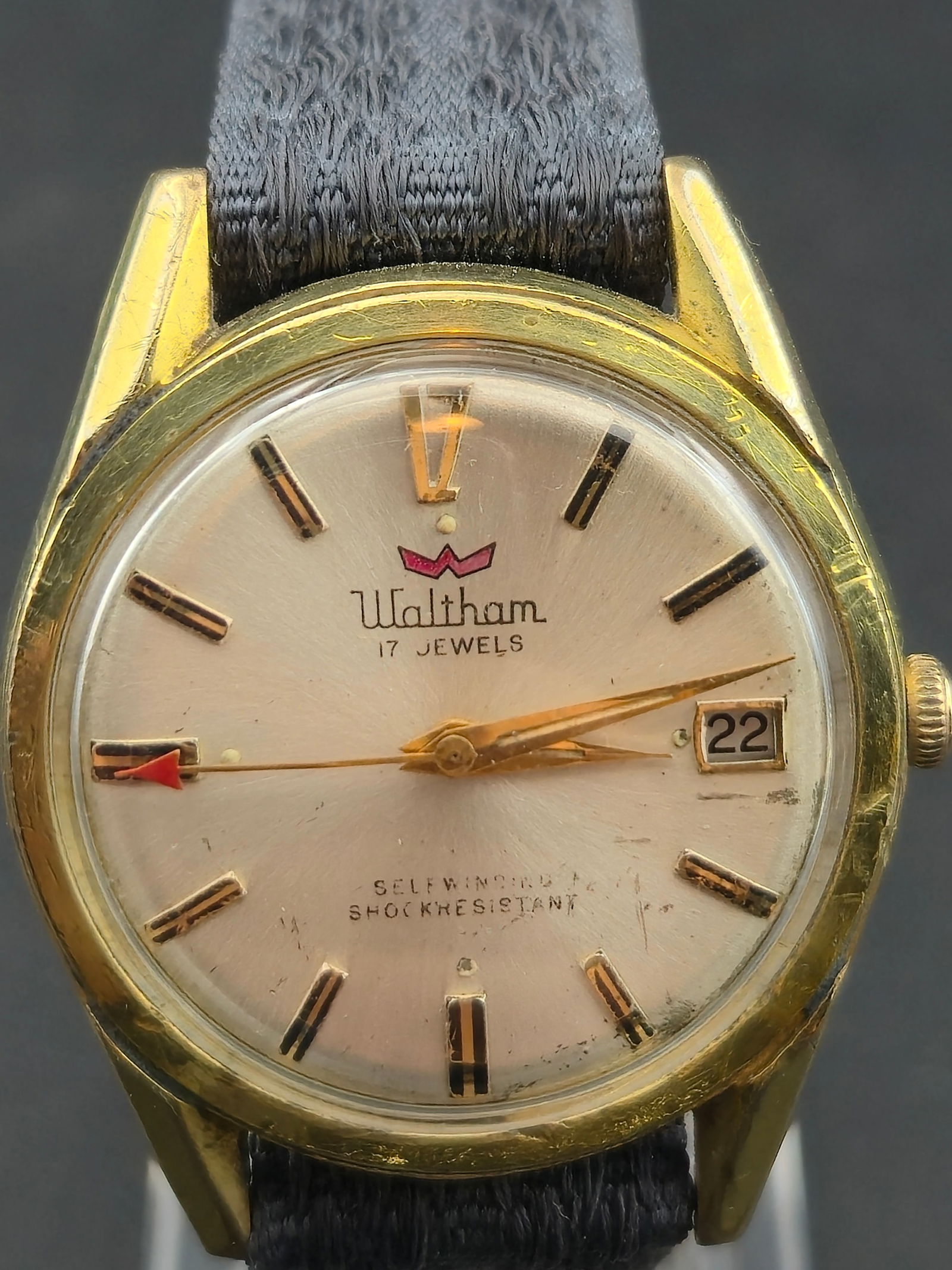 1960s Waltham Self Winding 17J Date Gold Tone 35mm Automatic (1 of 9)