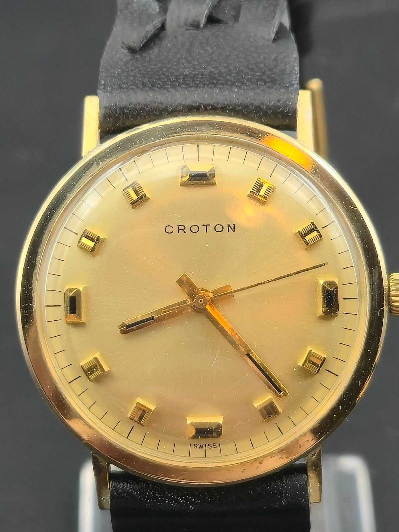 Vintage Croton Rotel 102 17J Automatic 33mm 10K Gold Filled Round Case Champagne Dial Swiss Running (1 of 9)