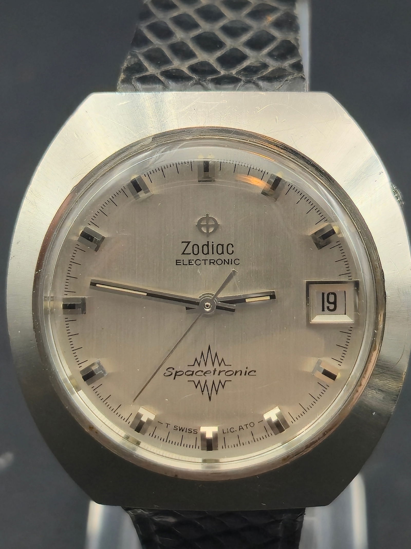 Zodiac Spacetronic Electronic Cal 91 37mm Date Swiss Stainless Steel (1 of 11)